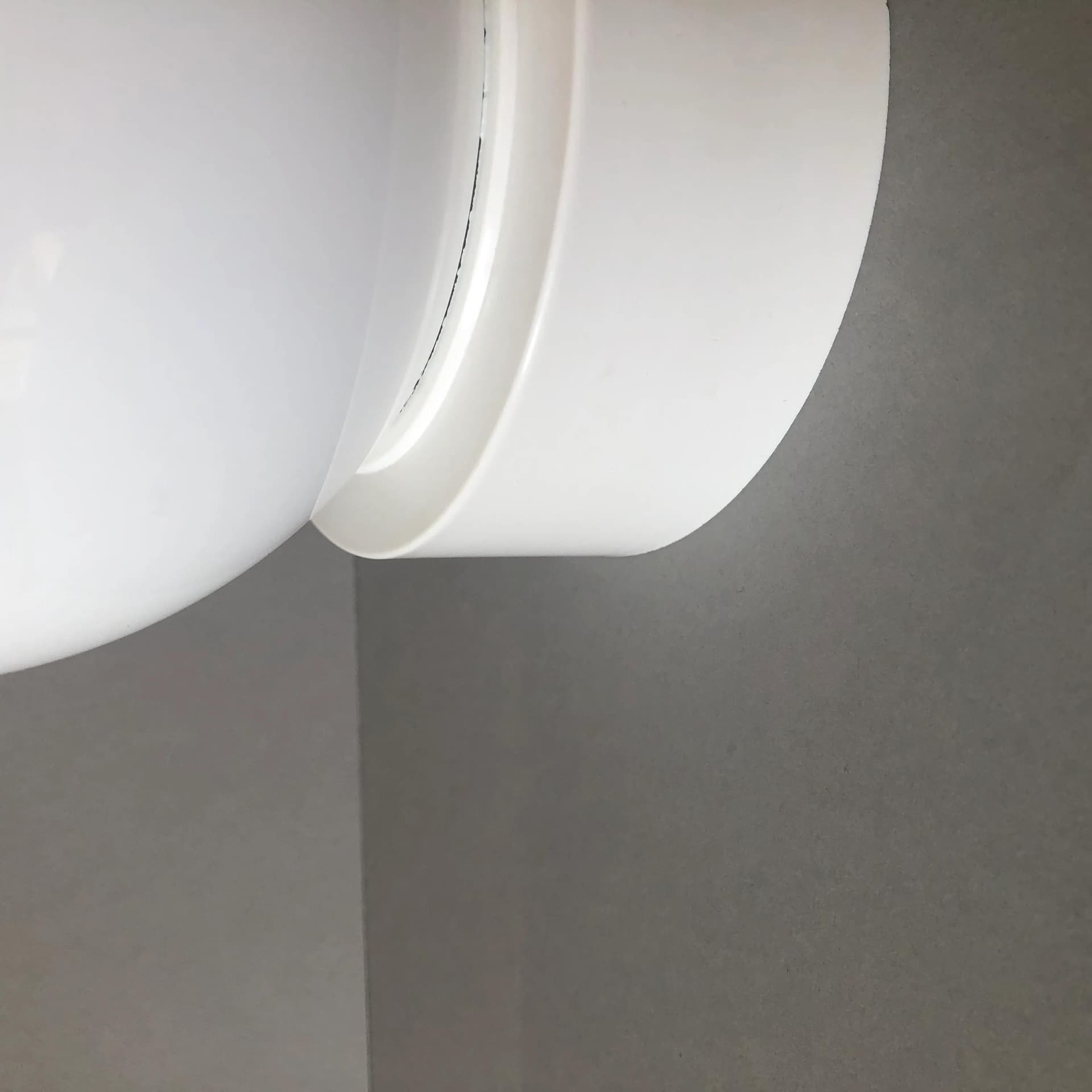 Biały, minimalistyczny kinkiet bakelitowo-szklany, Holandia, lata 90. - 26617