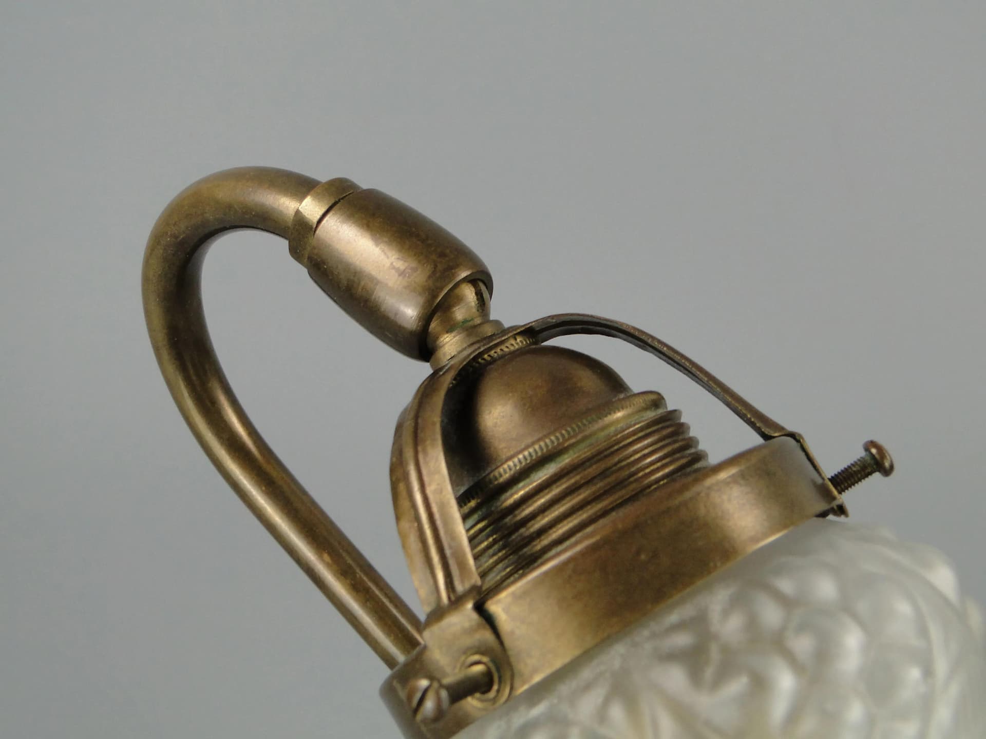 Lampa stołowa art déco ze słoniem, cyna patynowana srebrna, mosiądz złoty, szkło mleczne, Polska, lata 30. - 26815