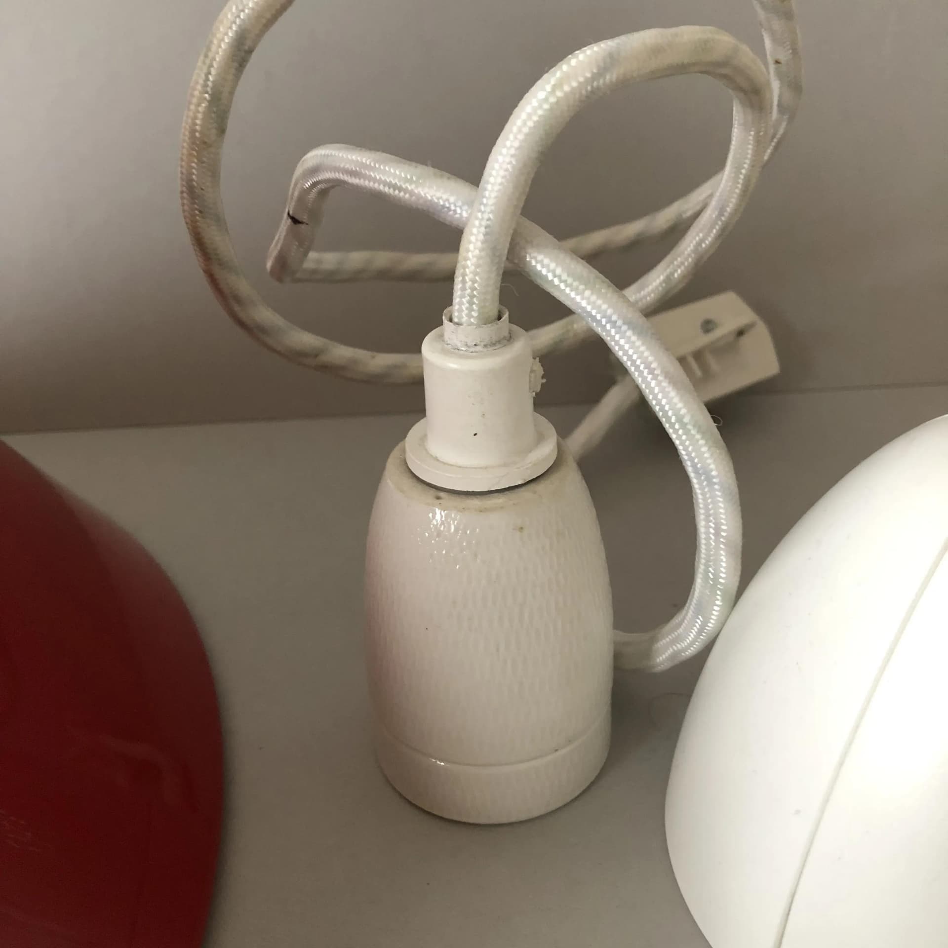 Lampa wisząca, czerwony, aluminium lakierowane, proj. A. Jacobsen, Louis Poulsen, Dania, lata 90. - 26991