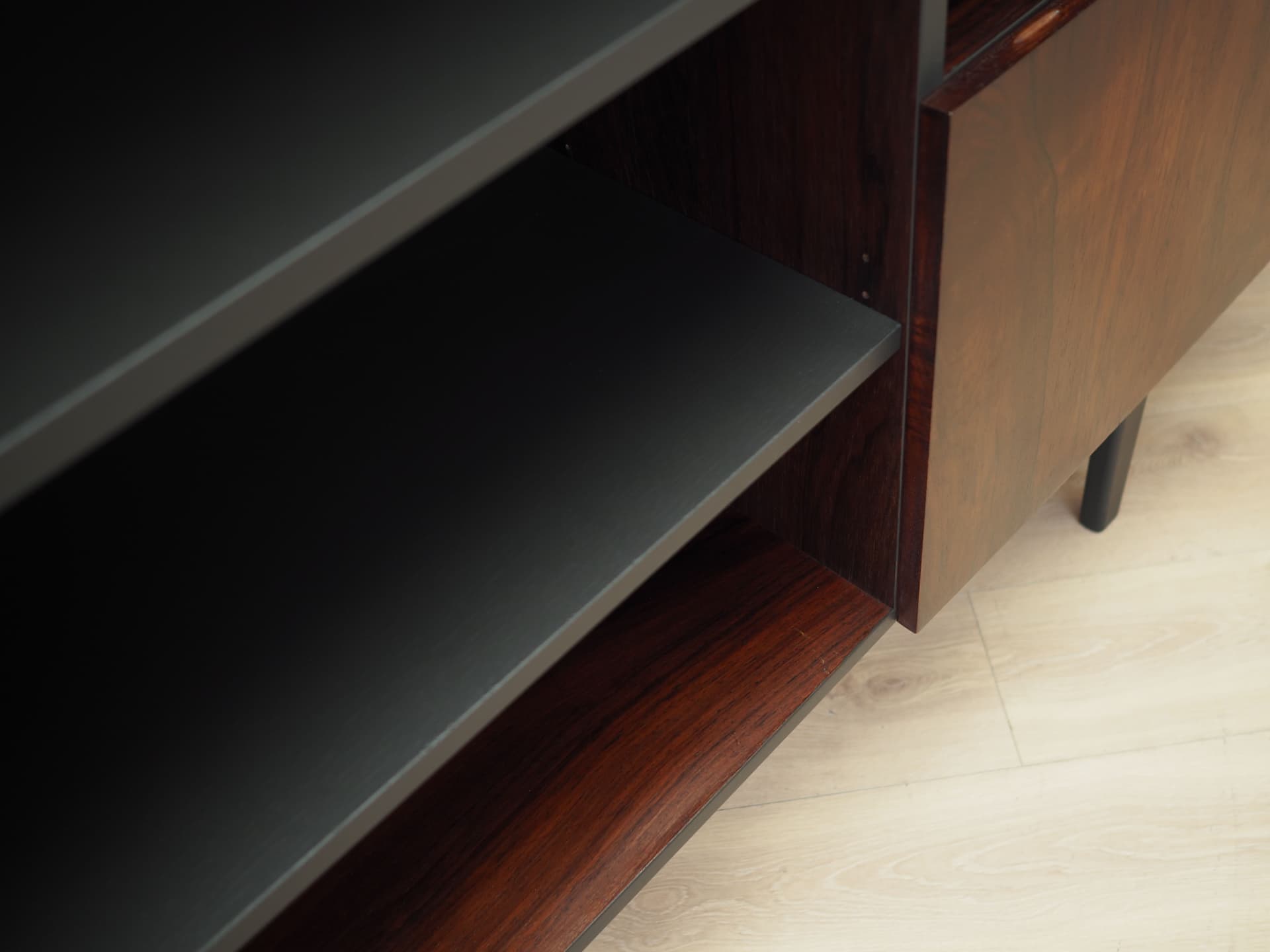 Biblioteczka, palisander brązowy, proj. I. Kofod-Larsen, Dania, lata 70. - 66165