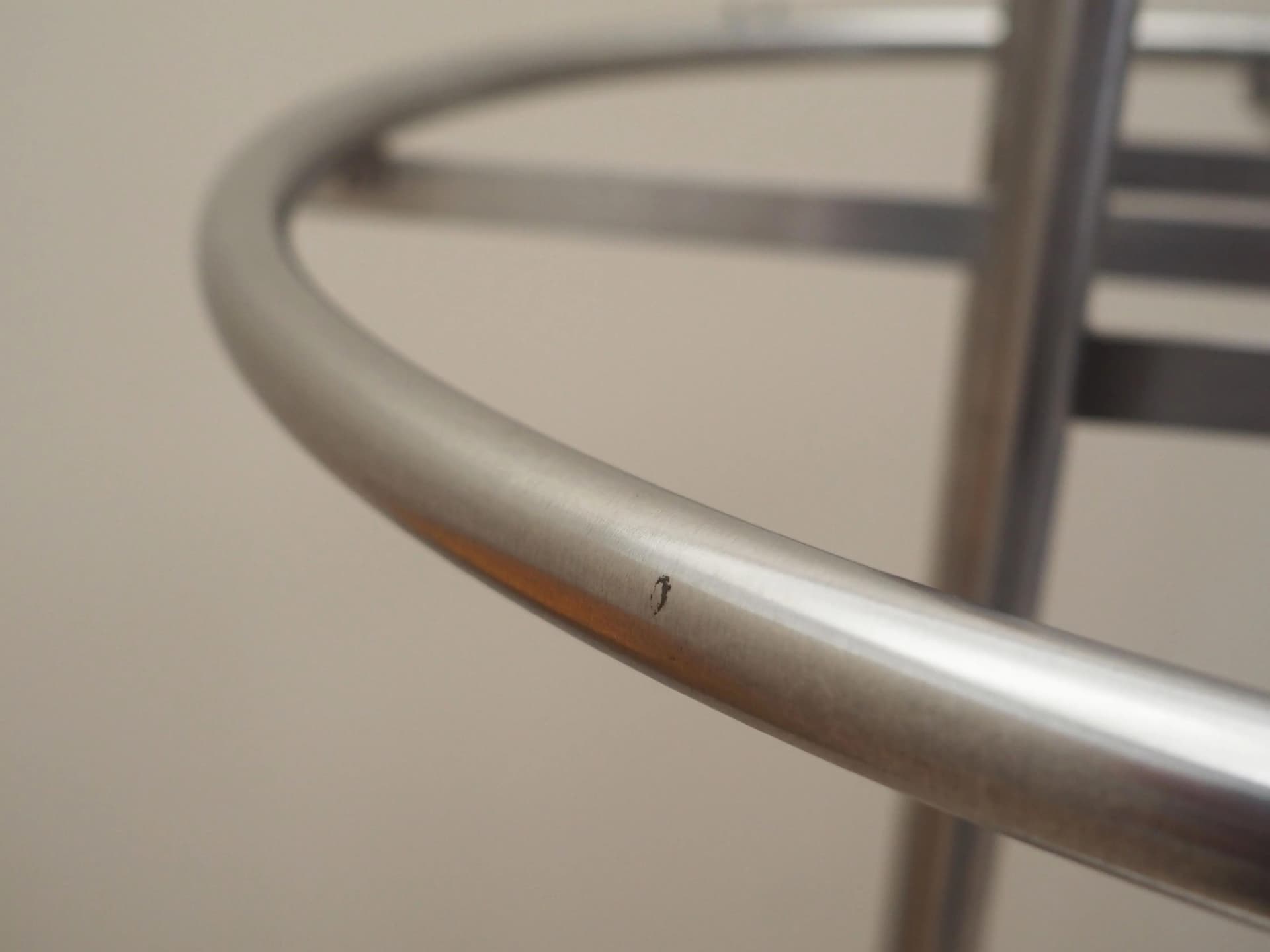 Wieszak stojący, minimalizm, metal srebrny, Dania, lata 90. - 27097