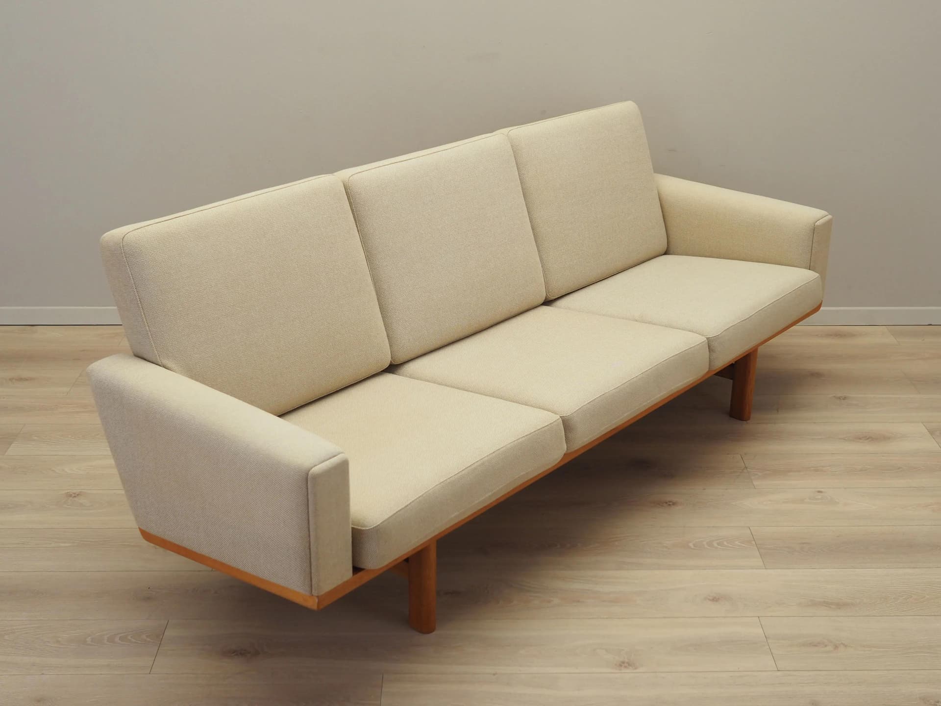 Sofa GE-236, beżowy Hallingdal, dąb, proj. H. Wegner, Dania, lata 60. - 27038