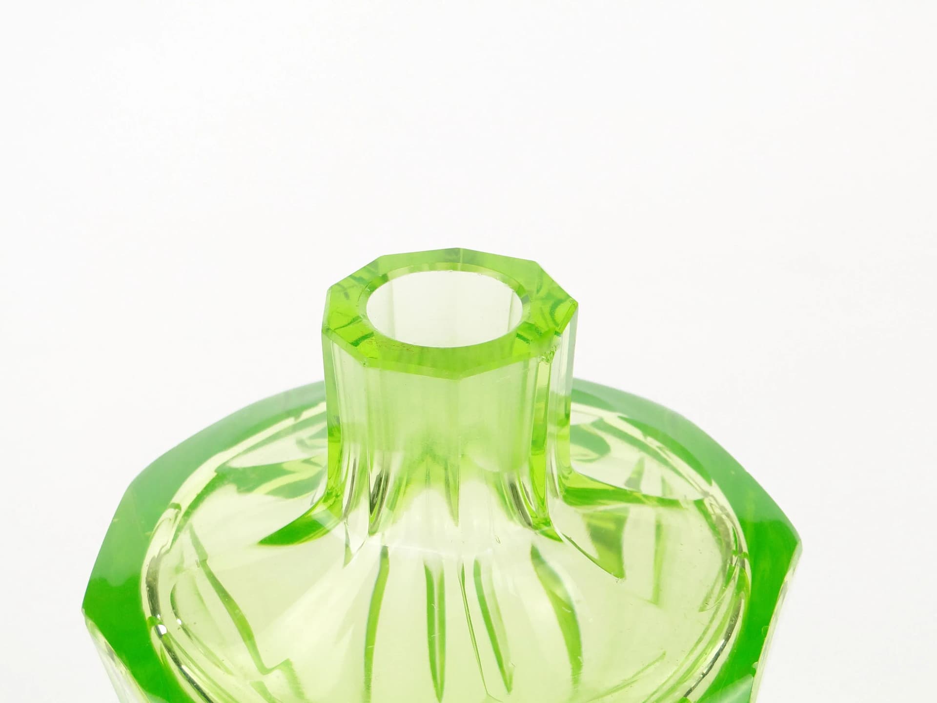 Decanter Art Deco, yellow uranium glass, Poland, 1930s - 27211