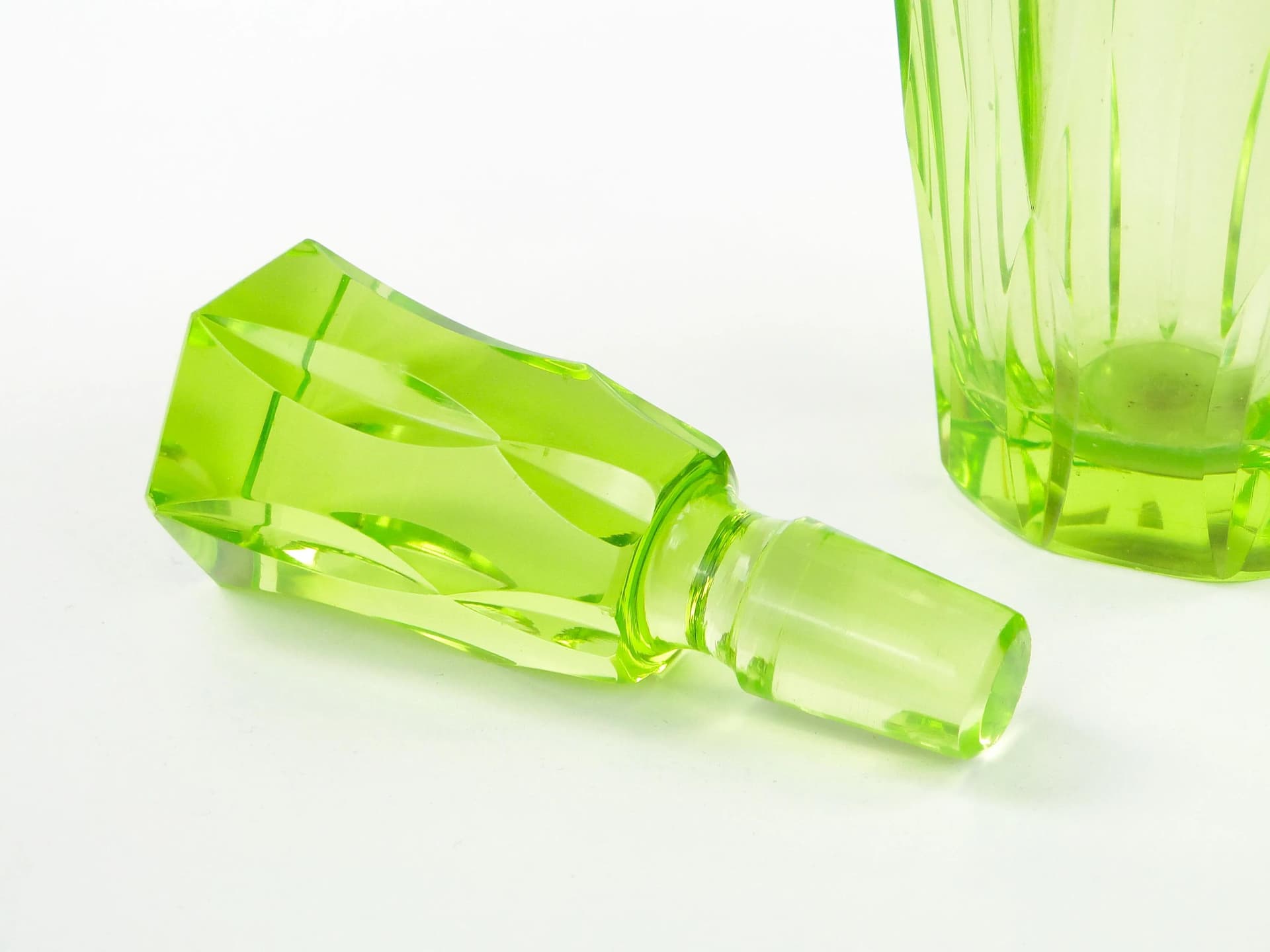 Decanter Art Deco, yellow uranium glass, Poland, 1930s - 27212