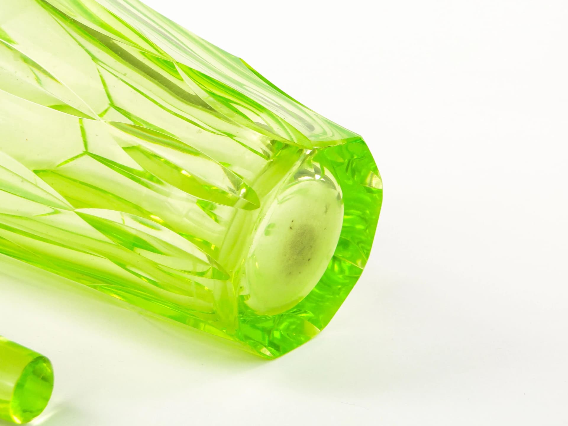 Decanter Art Deco, yellow uranium glass, Poland, 1930s - 27213