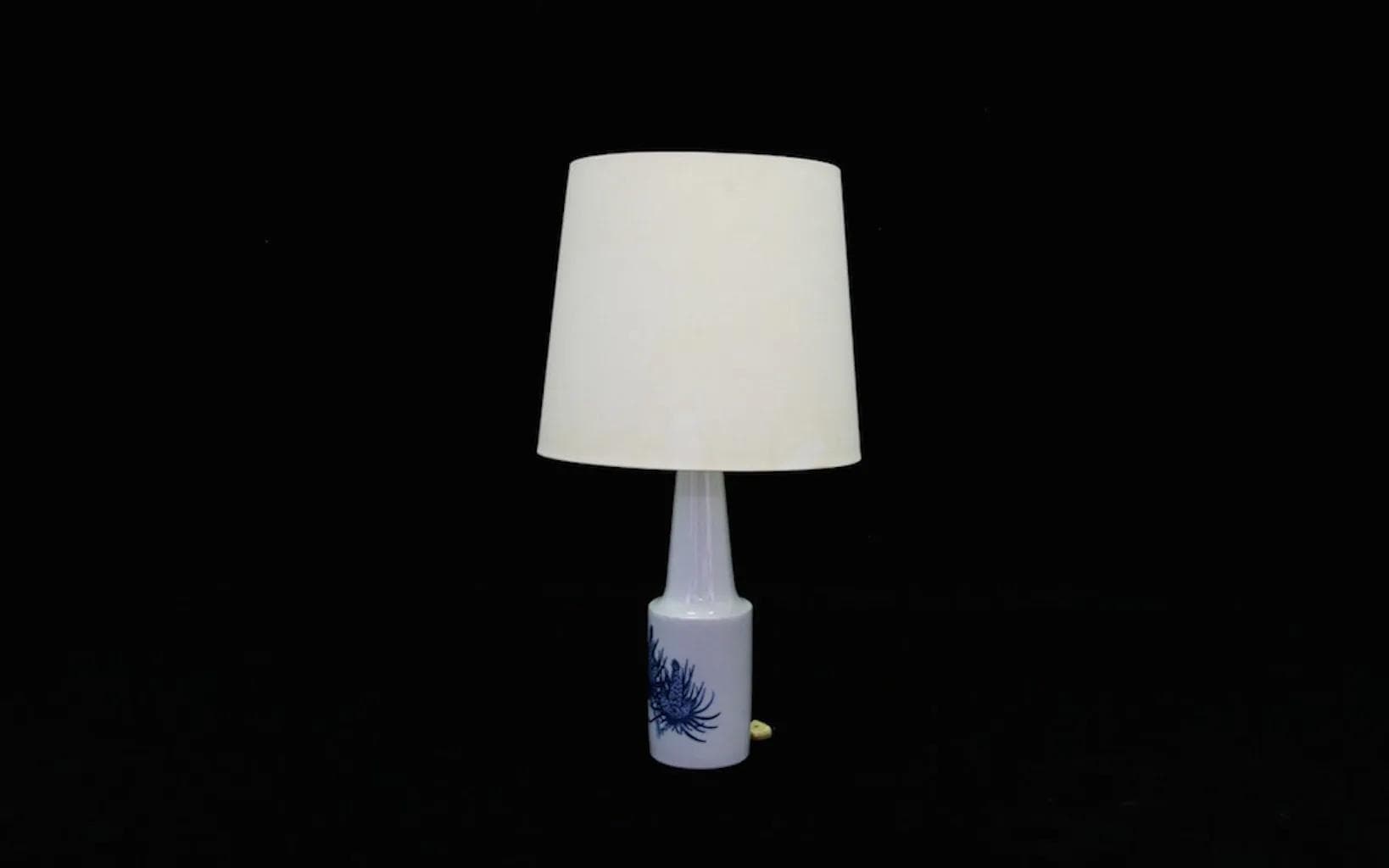 Table lamp, white with blue motif, ceramics, Fog & Mørup, Denmark, 1960s. - 27473