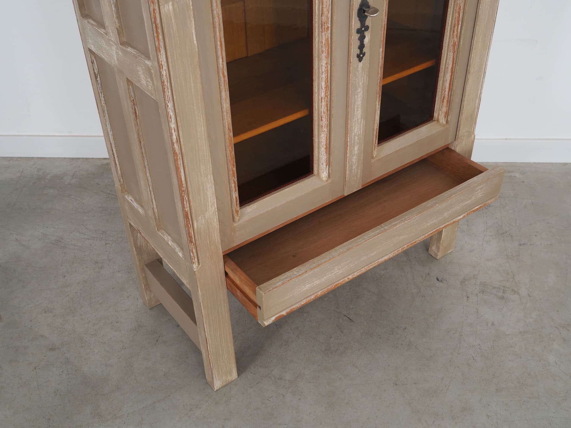 Witryna, dąb beżowy, Dania, lata 60. - 66099