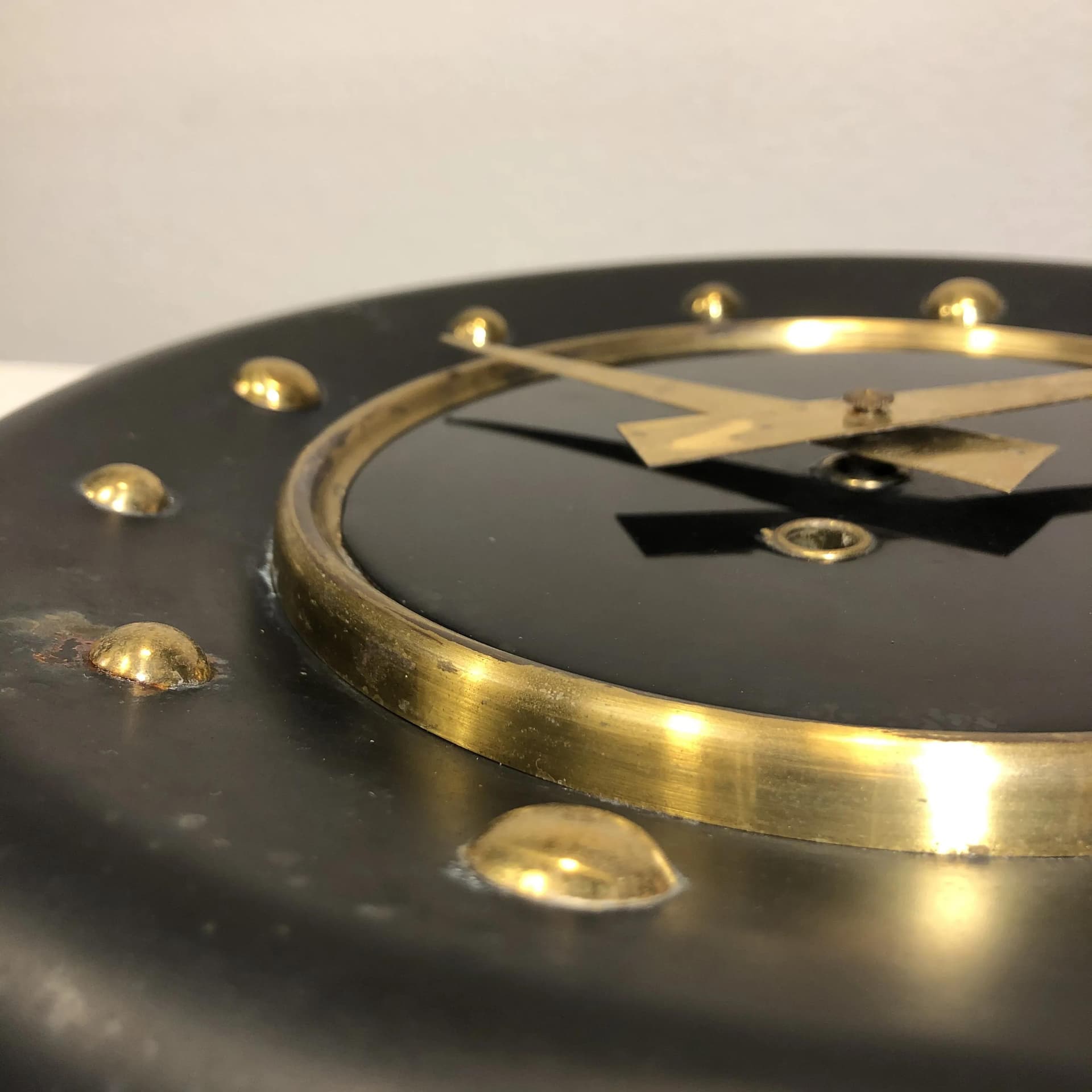 Para zegarów ściennych Art Deco, grafitowy, metal, Wytwórnia Wyrobów Jubilerskich, Polska, lata 60. - 27569