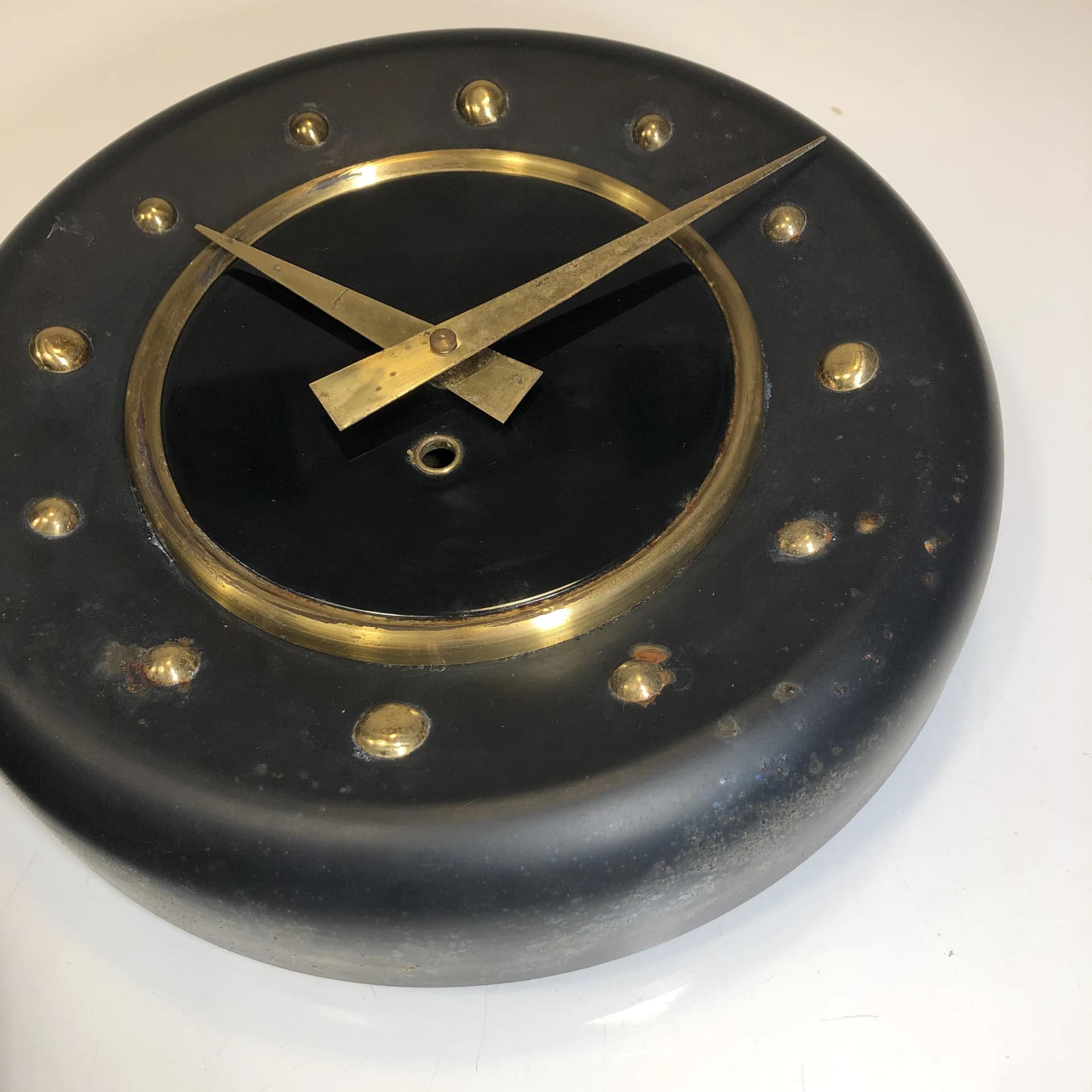 Para zegarów ściennych Art Deco, grafitowy, metal, Wytwórnia Wyrobów Jubilerskich, Polska, lata 60. - 27571