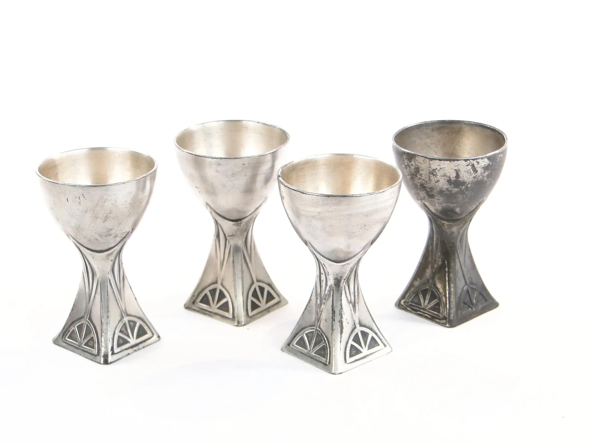 Zestaw czterech kieliszków do jajek, secesja, srebro, WMF, Niemcy, początek XX w. - 27938