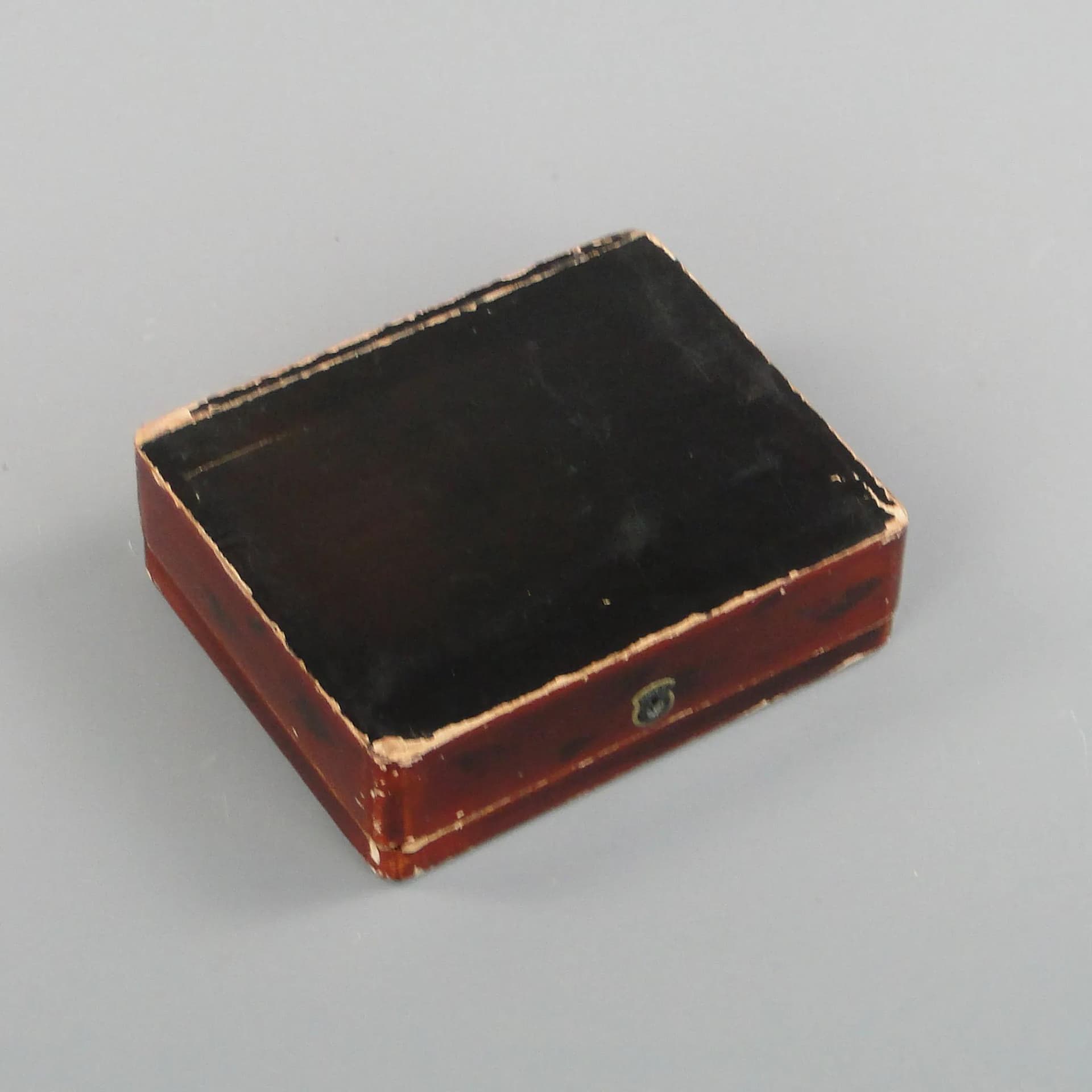 Lacquer box, dark brown wood, Japan, early 20th c. - 27936