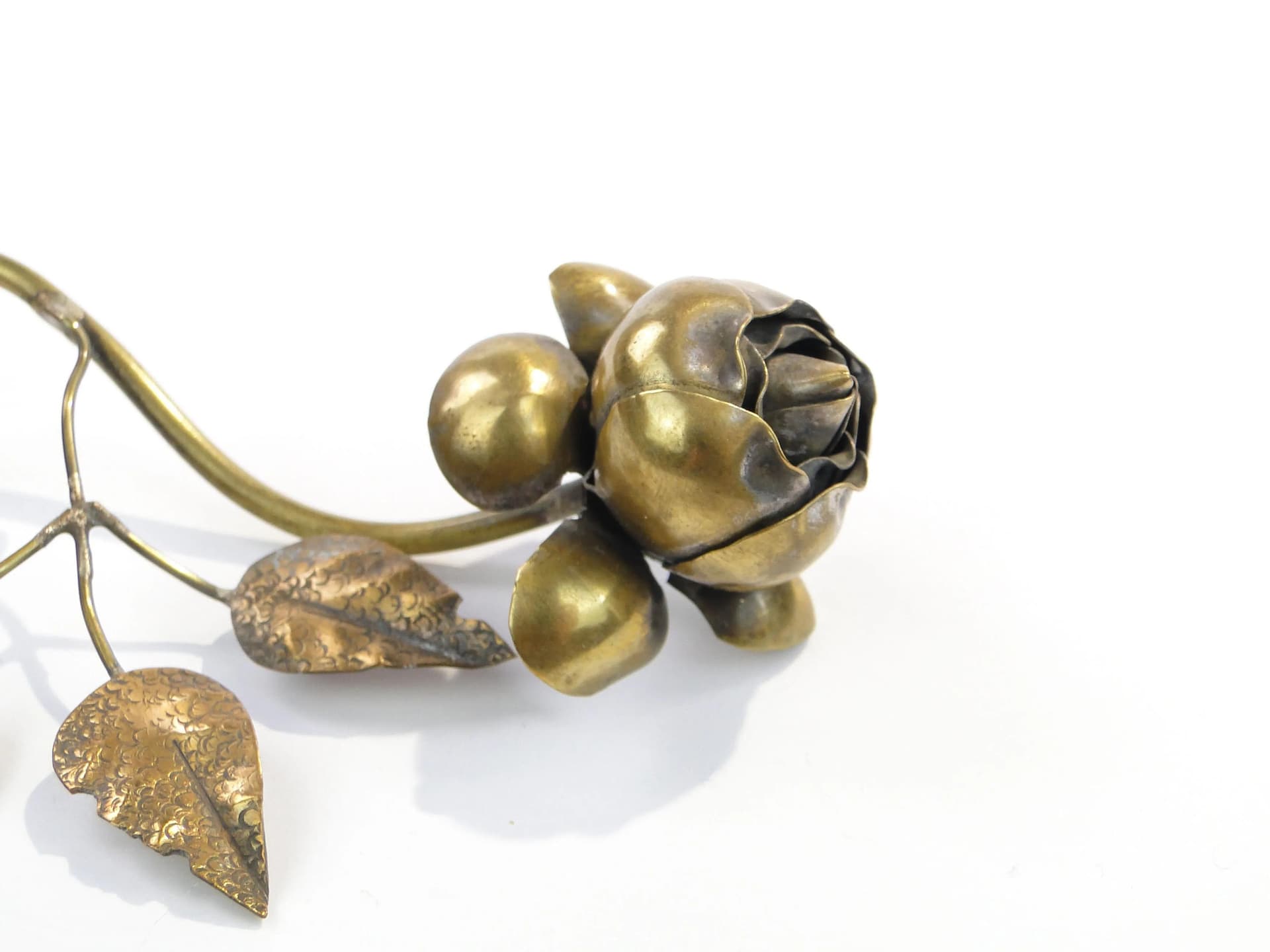 Róża dekoracyjna, secesja, złoty, mosiądz, Polska, lata 20. - 28317