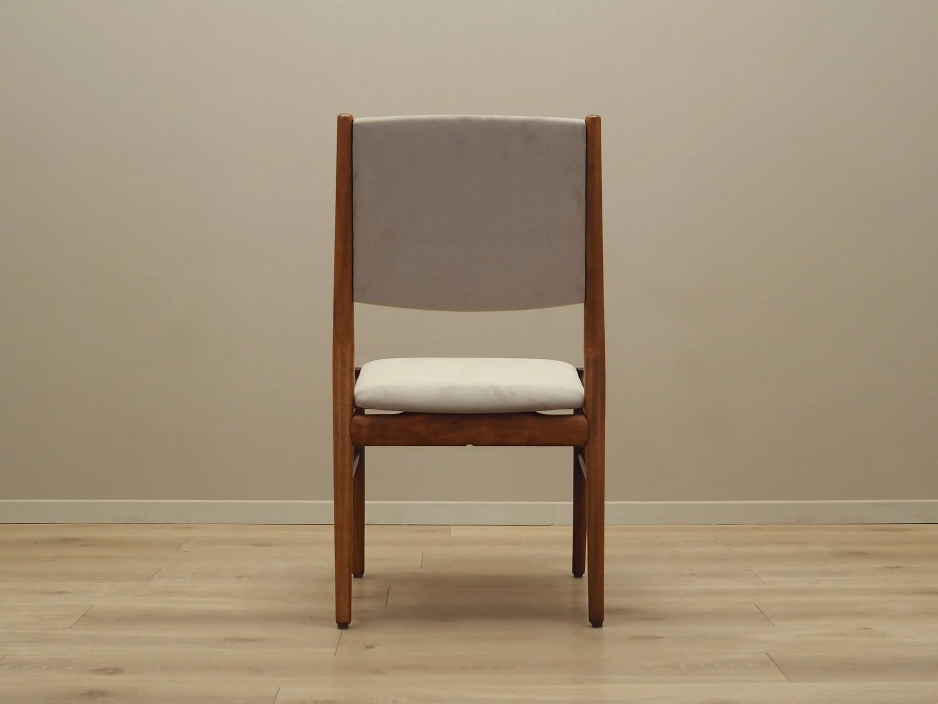 Komplet sześciu krzeseł, mahon beżowy velvet, Skovby Møbelfabrik, Dania, lata 70. - 28349