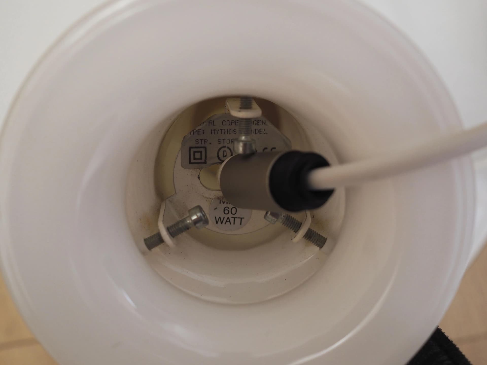 Lampa wisząca Mythos, szkło biały, proj. S. Werner, Holmegaard, Dania, lata 70. - 28679