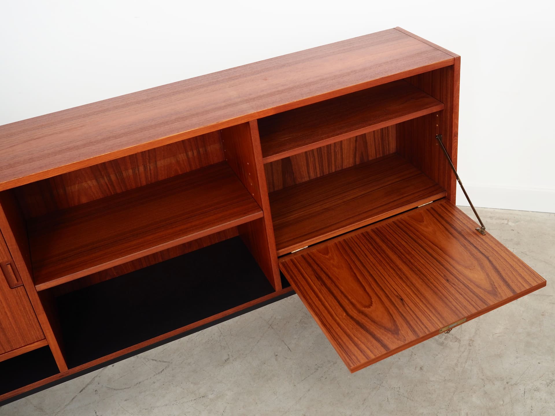 Sideboard, teak pomarańczowy, drewno czarne, Dania, lata 70. - 66042