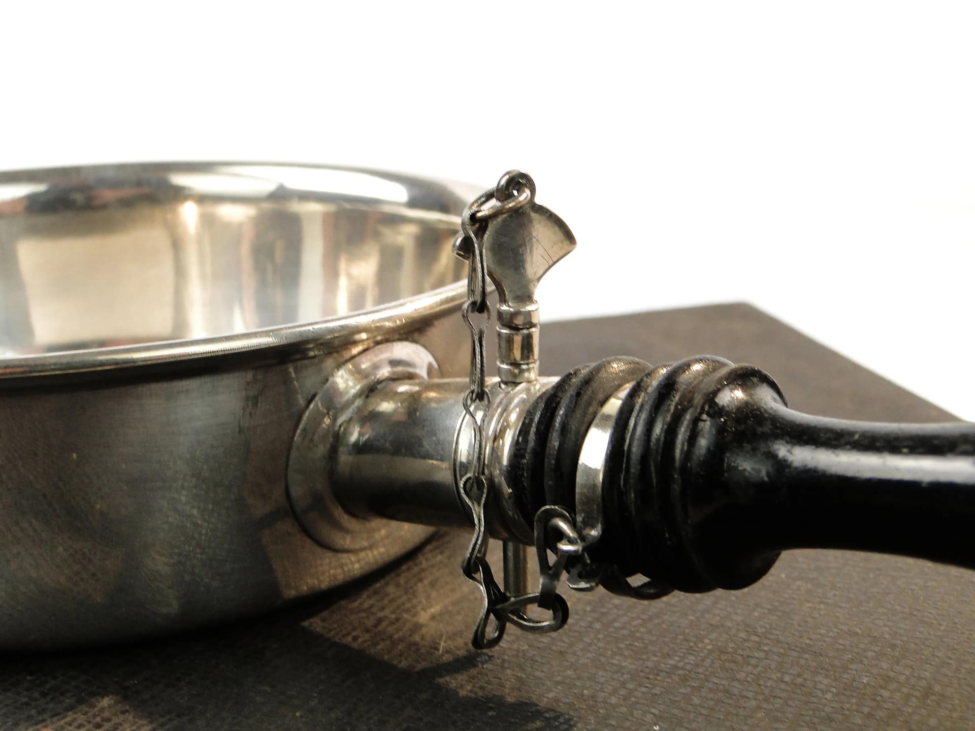 Rondelek do serwowania, srebrny, mosiądz posrebrzany, drewno czarne, Wielka Brytania, lata 20. - 28877