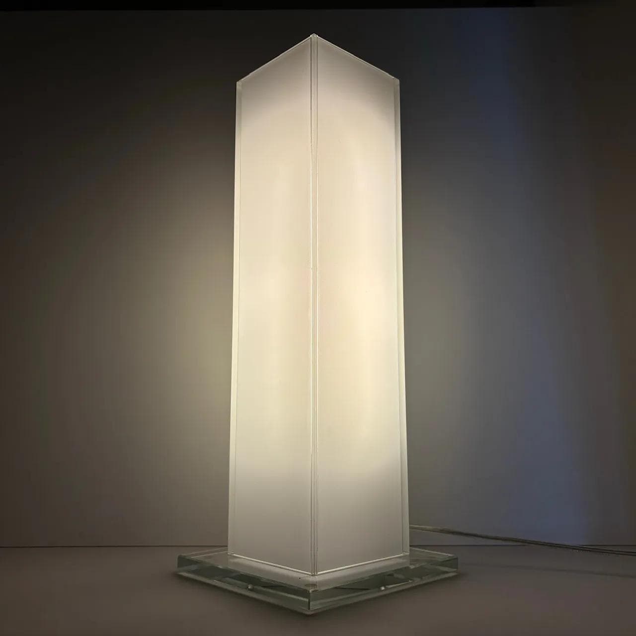 Lampa stołowa, szkło białe, Wofi Leuchten, Niemcy, lata 90. - 29084