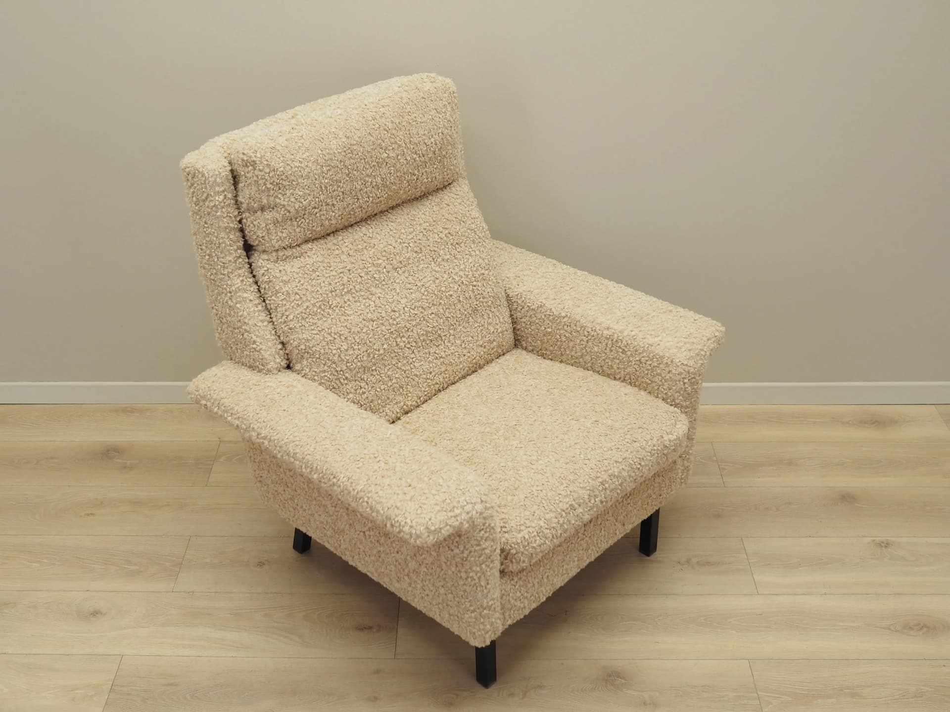 Armchair 3332, beige, bouclé, wood, by A. Vodder, for Fritz Hansen, Denmark, 1960s - 29616