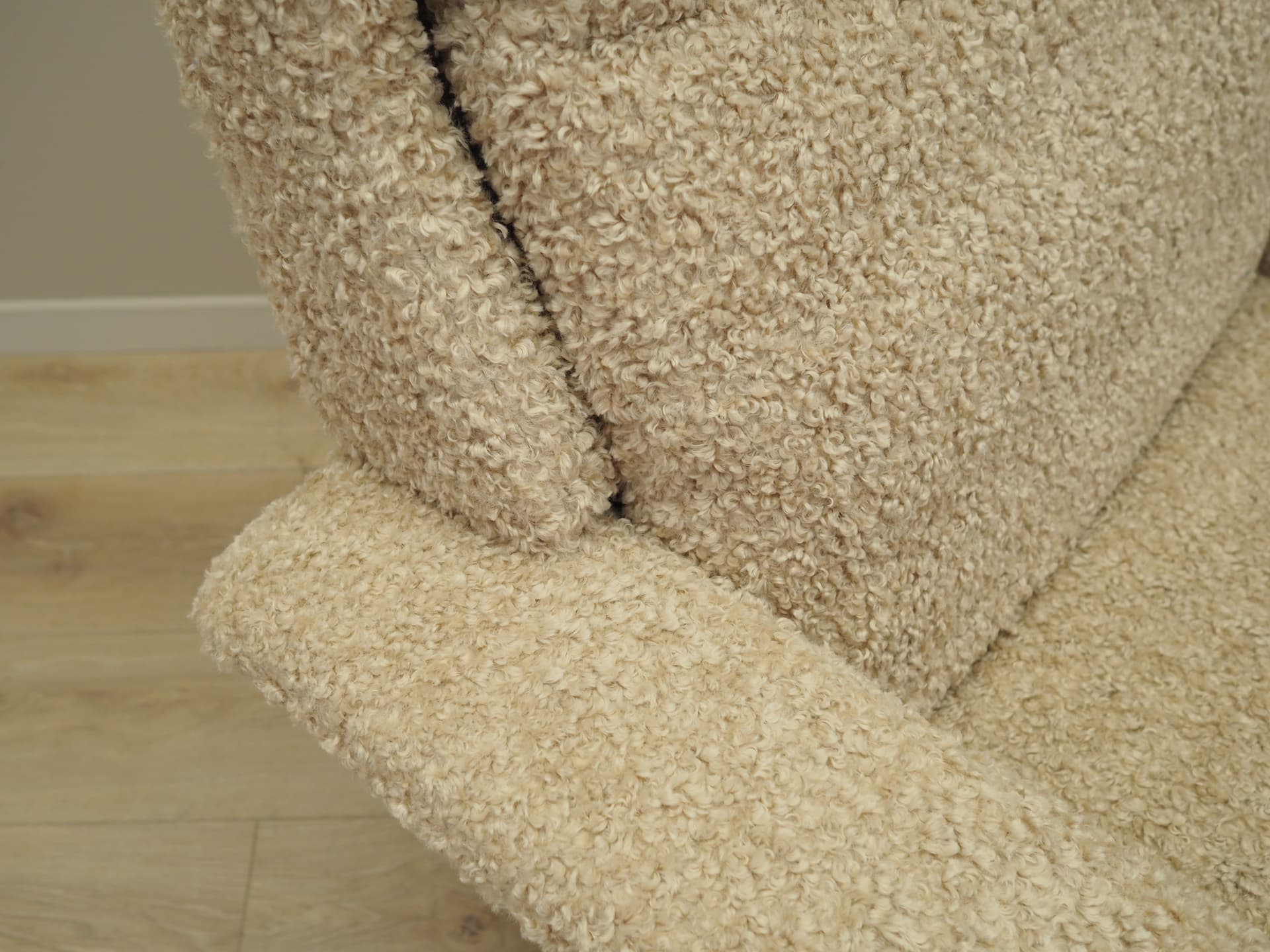 Armchair 3332, beige, bouclé, wood, by A. Vodder, for Fritz Hansen, Denmark, 1960s - 64773