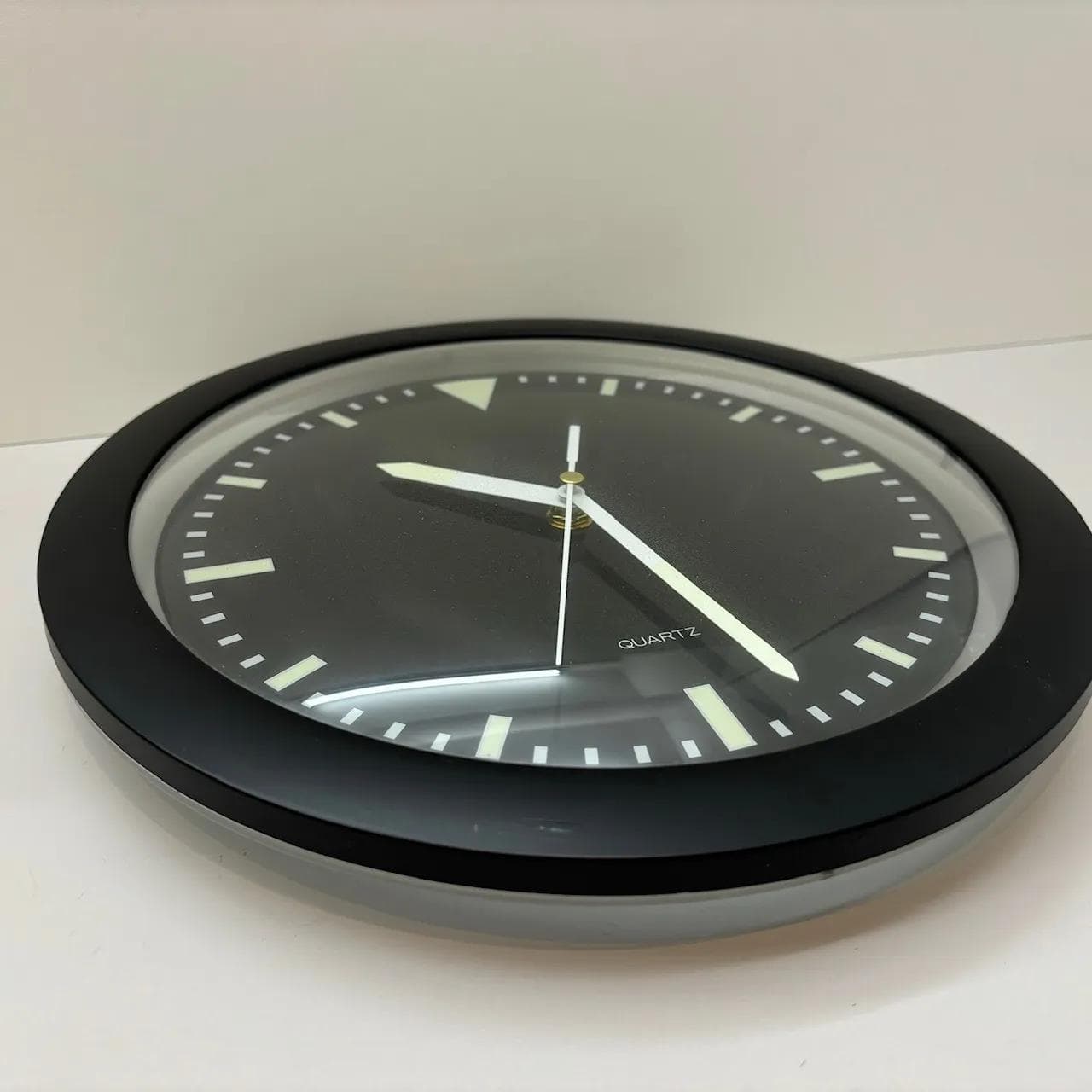 Zegar ścienny, czarny, plastik szkło, Tajwan, lata 90. - 29411