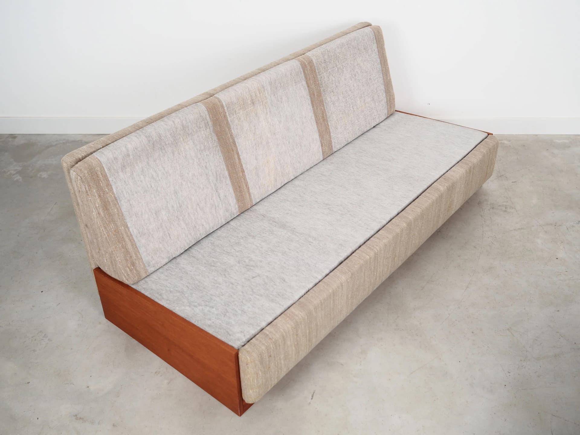 Sofa, beżowa tkanina, teak, Dania, lata 70. - 29525