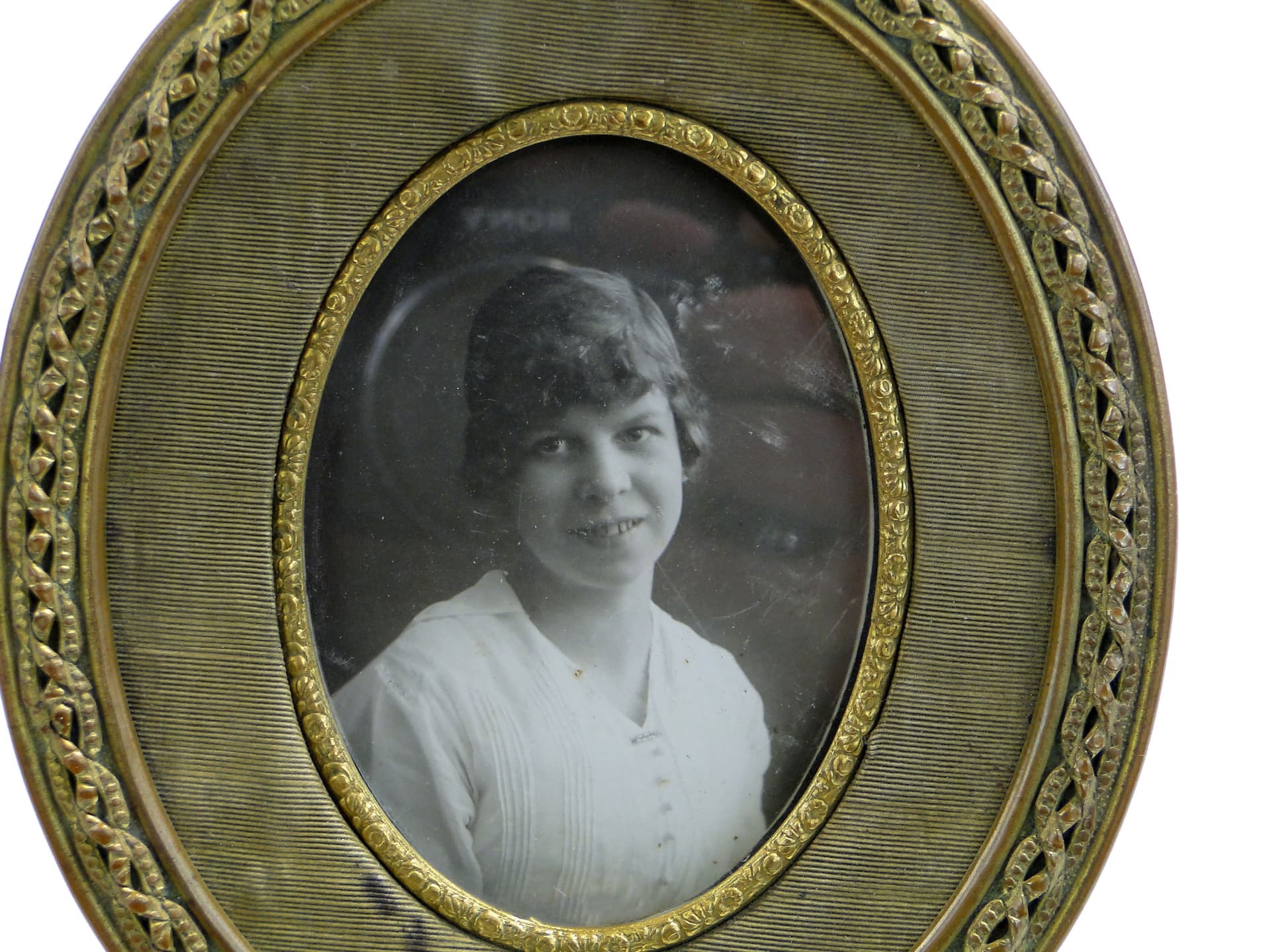 Ramka na zdjęcie eliptyczna, Napoleon III, brąz złoty, jedwab jasnobeżowy, Francja, XIX wiek - 3585