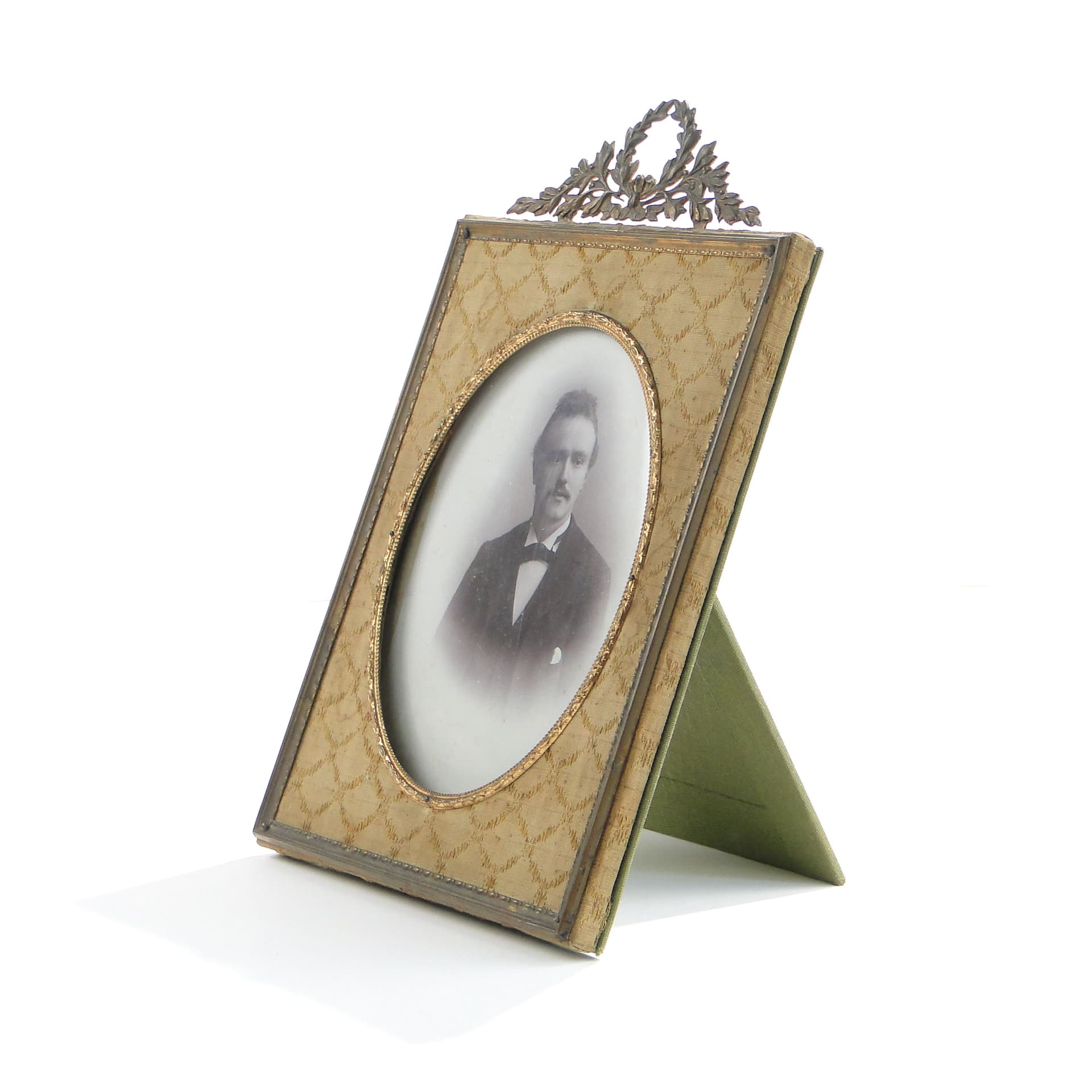 Ramka na zdjęcie Napoleon III, złocony brąz, jedwab beżowy, Francja, XIX wiek - 3602