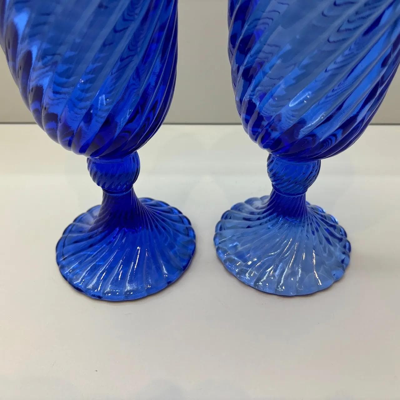 Para wazonów Spirelli, szkło niebieskie, proj. R. Serwicki, Huta Ząbkowice, Polska, lata 70. - 30235