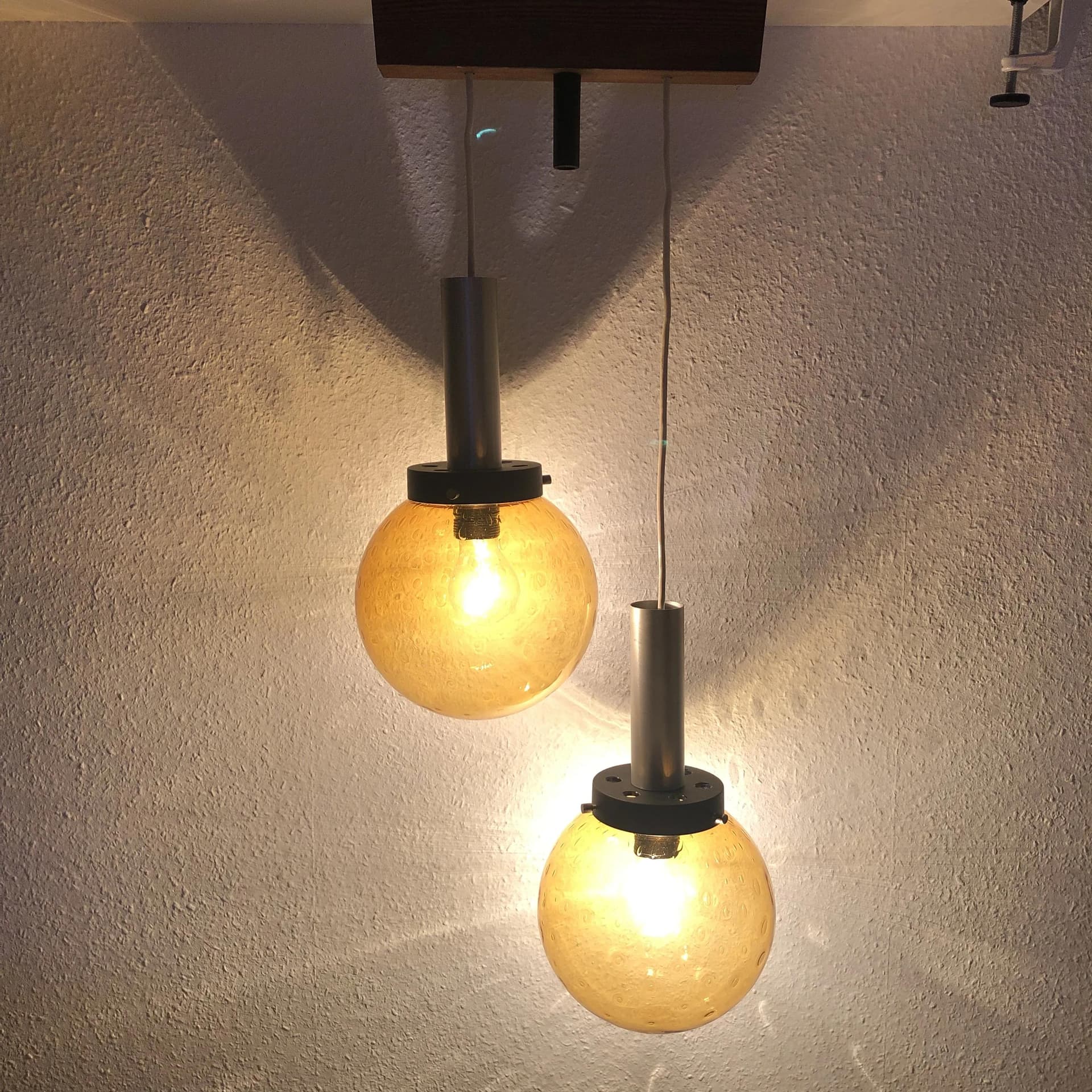 Lampa wisząca, szkło pomarańczowe, aluminium, Polska, lata 70. - 30384