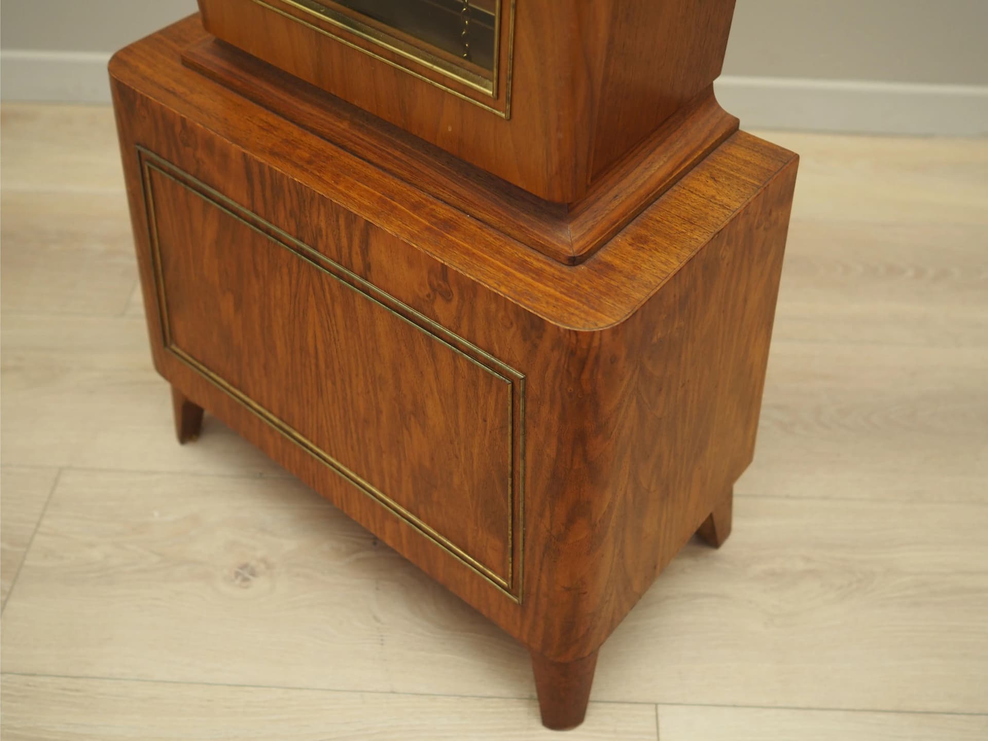 Zegar stojący, fornir brązowy, drewno sosna, Junghans, Niemcy, lata 60. - 30555