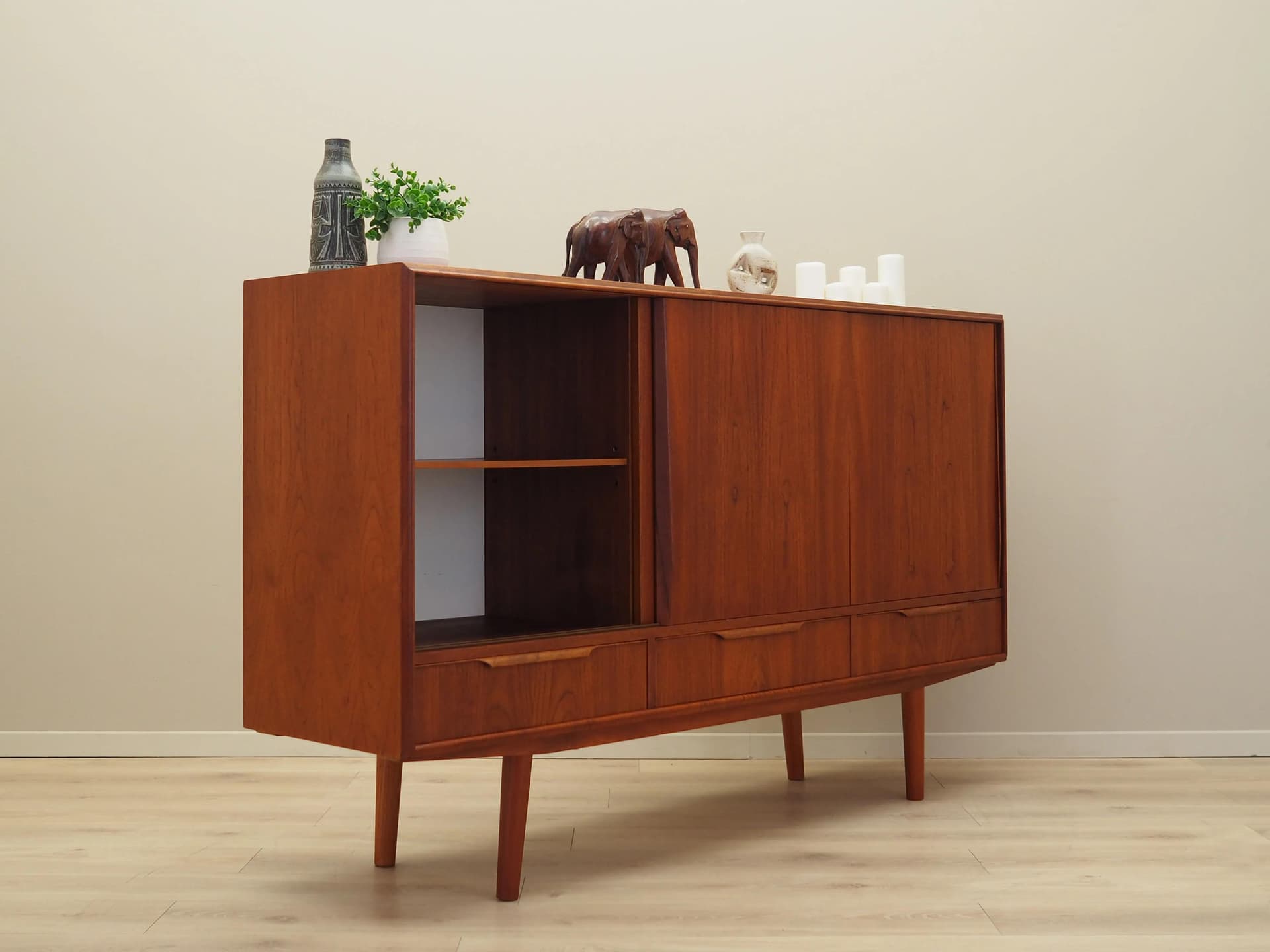 Highboard, teak pomarańczowy, Dania, lata 70. - 30671