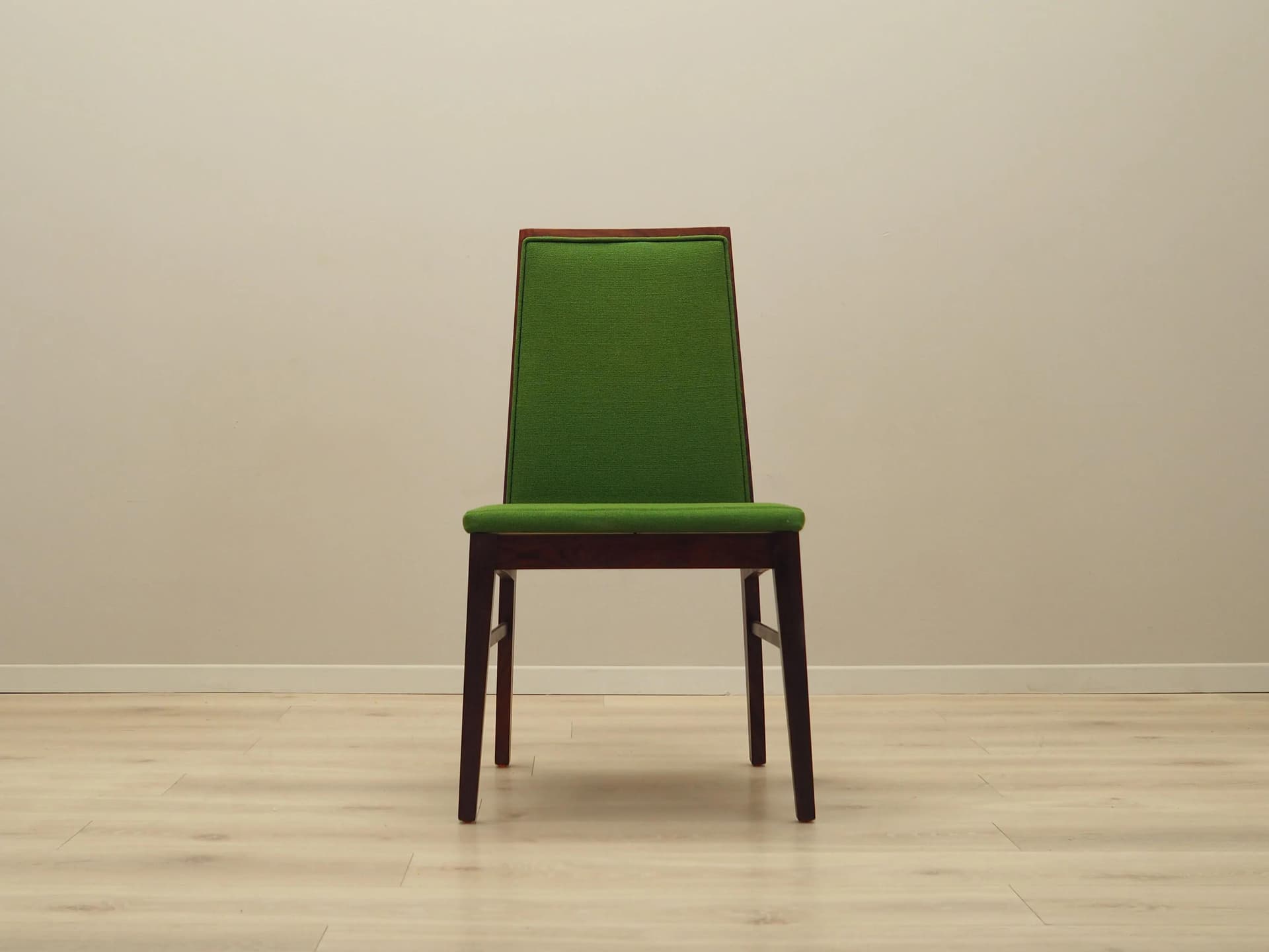 Komplet czterech krzeseł, palisander ciemnobrązowy, tkanina zielona, Dyrlund, Dania, lata 70. - 30917