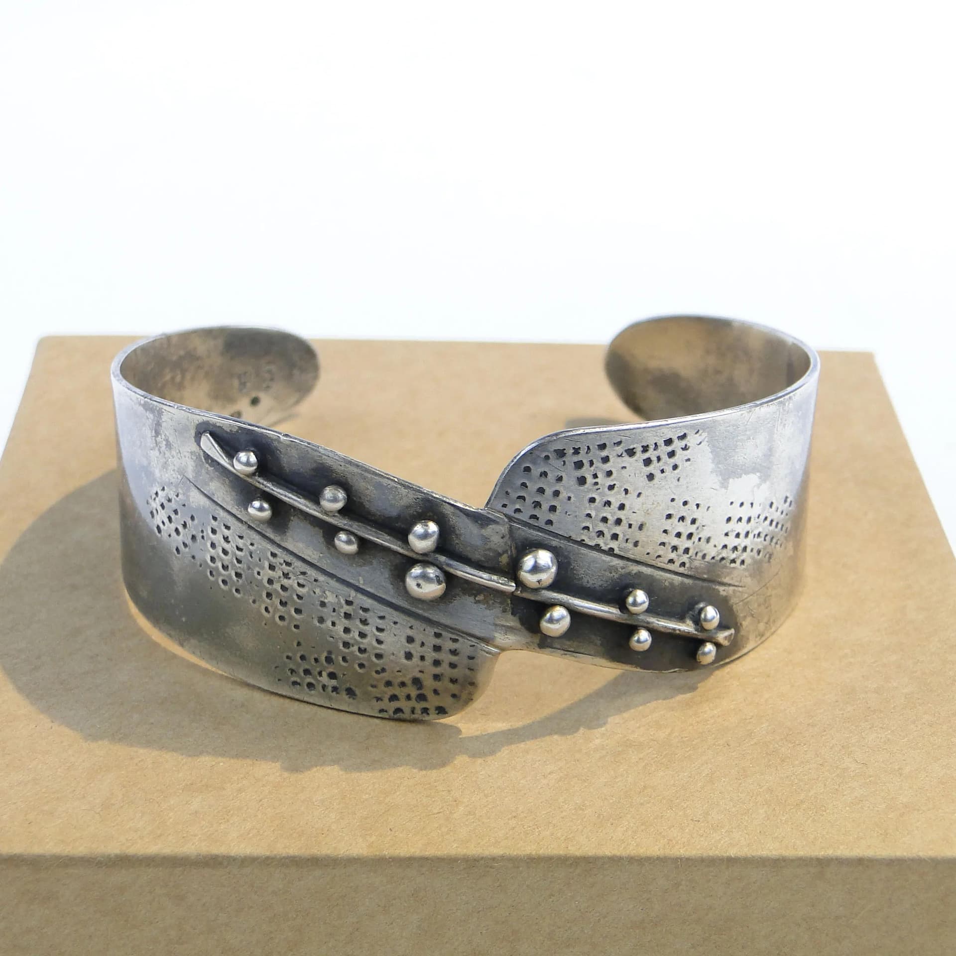 Srebrna modernistyczna bransoletka, Rytosztuka, Polska, lata 60. - 30810