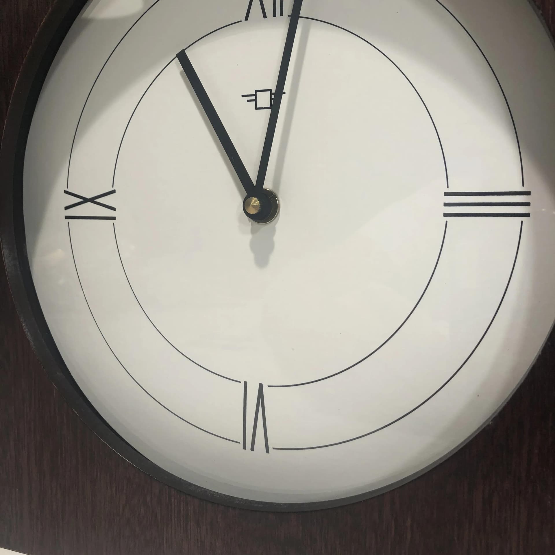 Zegar ścienny, mahoniowy brąz, drewno orzech, szkło, Niemcy, lata 80. - 30957