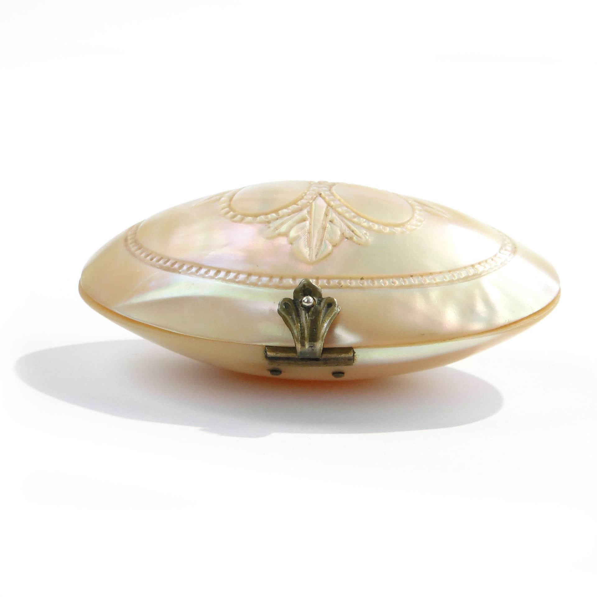 Coin purse Biedermeier, ivory white mother-of-pearl, brass, Austria, 19th c. - 3666