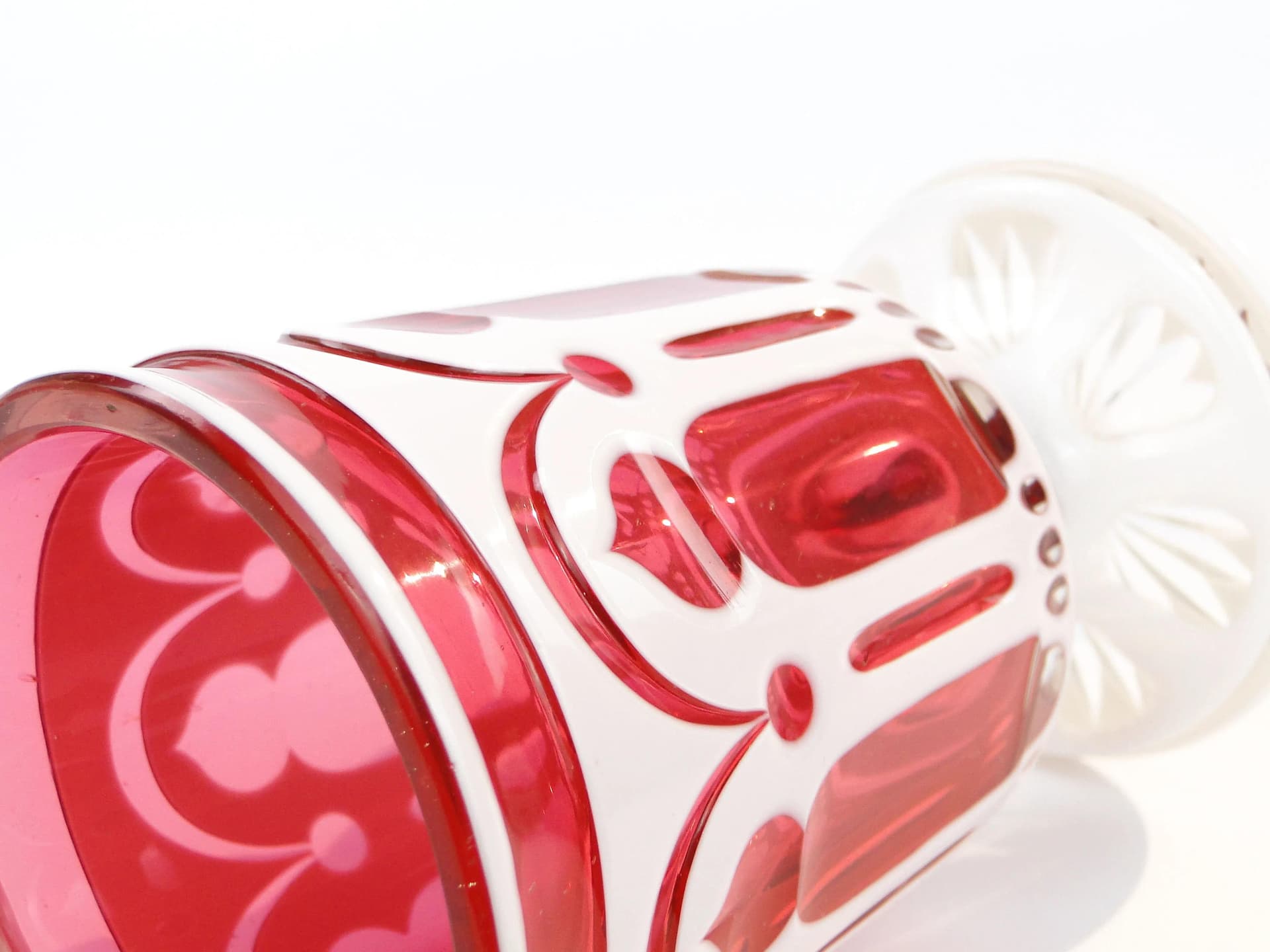 Kielich Biedermeier, różowy biały, kryształ, Austria, XIX w. - 31431