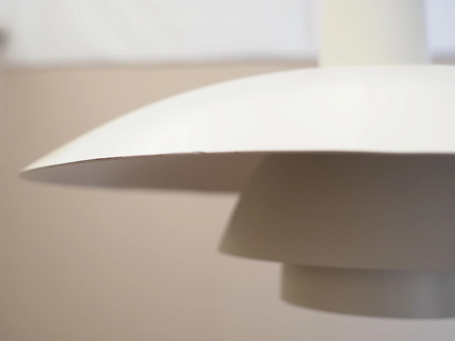 Lampa wisząca PH 4/3, metal biały, proj. P. Henningsen, Louis Poulsen, Dania, lata 60. - 31445