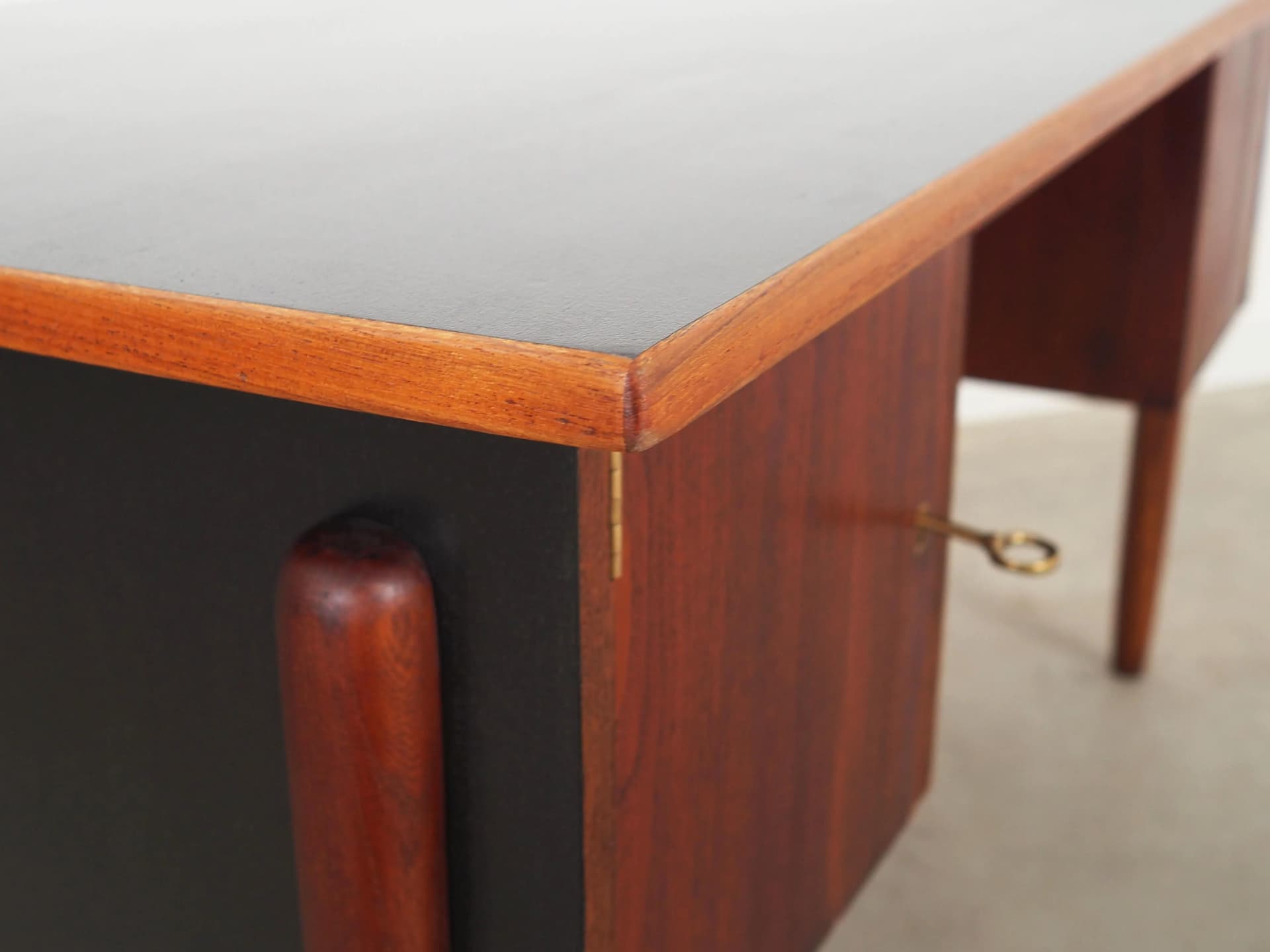 Biurko, teak brązowy ciemny, Dania, lata 60. - 31650