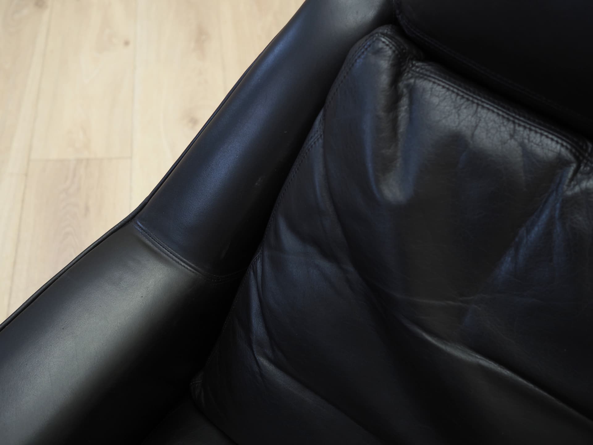 Fotel obrotowy, skóra czarna, proj. W. Langenfeld, Dania, lata 70. - 64258