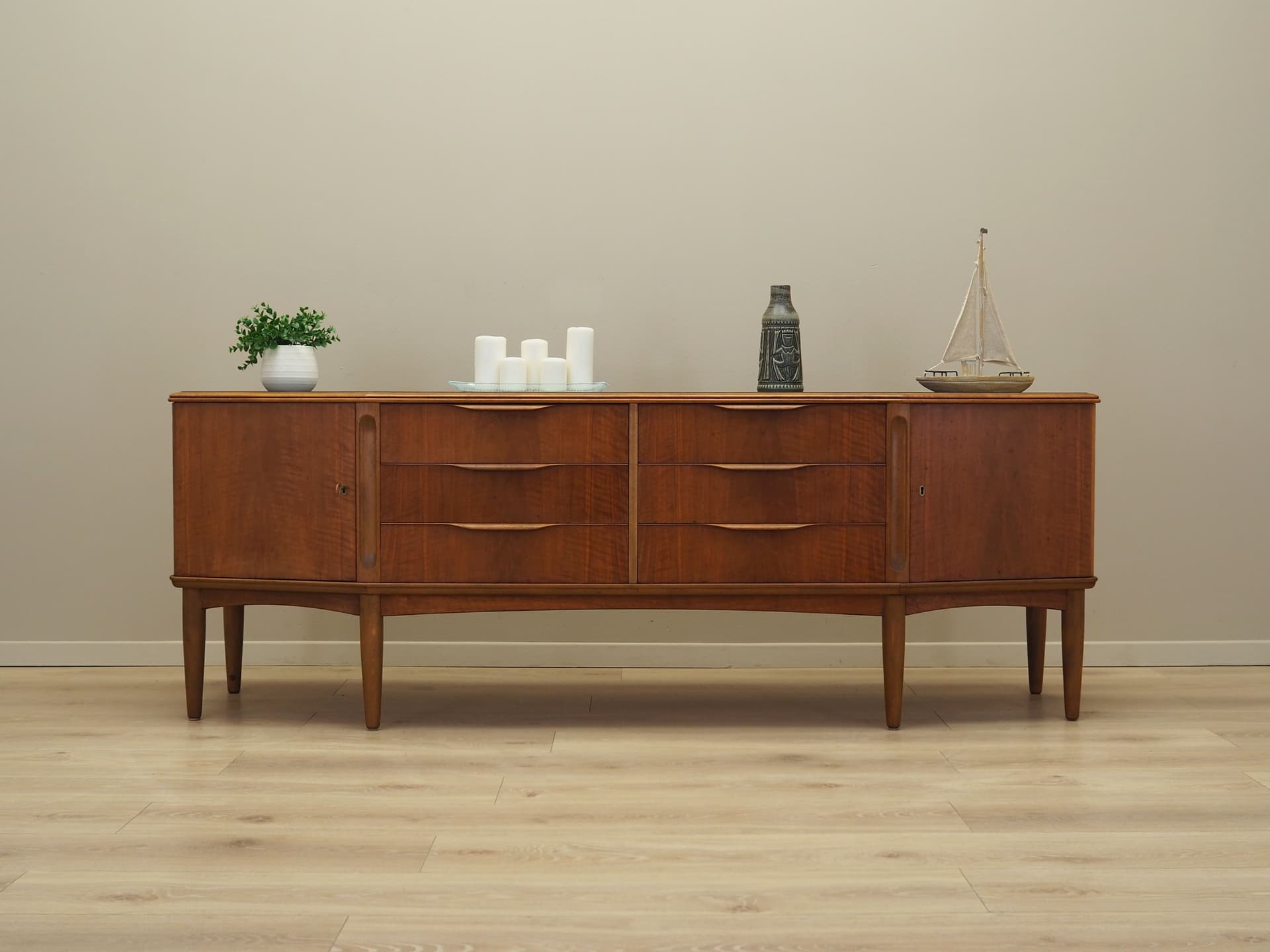 Sideboard duński, orzech włoski brązowy, Dania, lata 60. - 64257