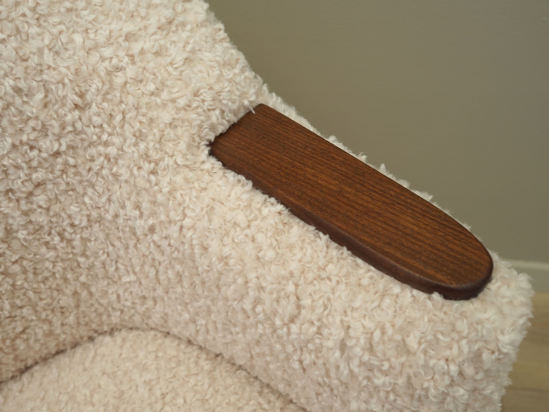 Sofa, beżowy, bouclé, drewno bukowe, Dania, lata 70. - 64255