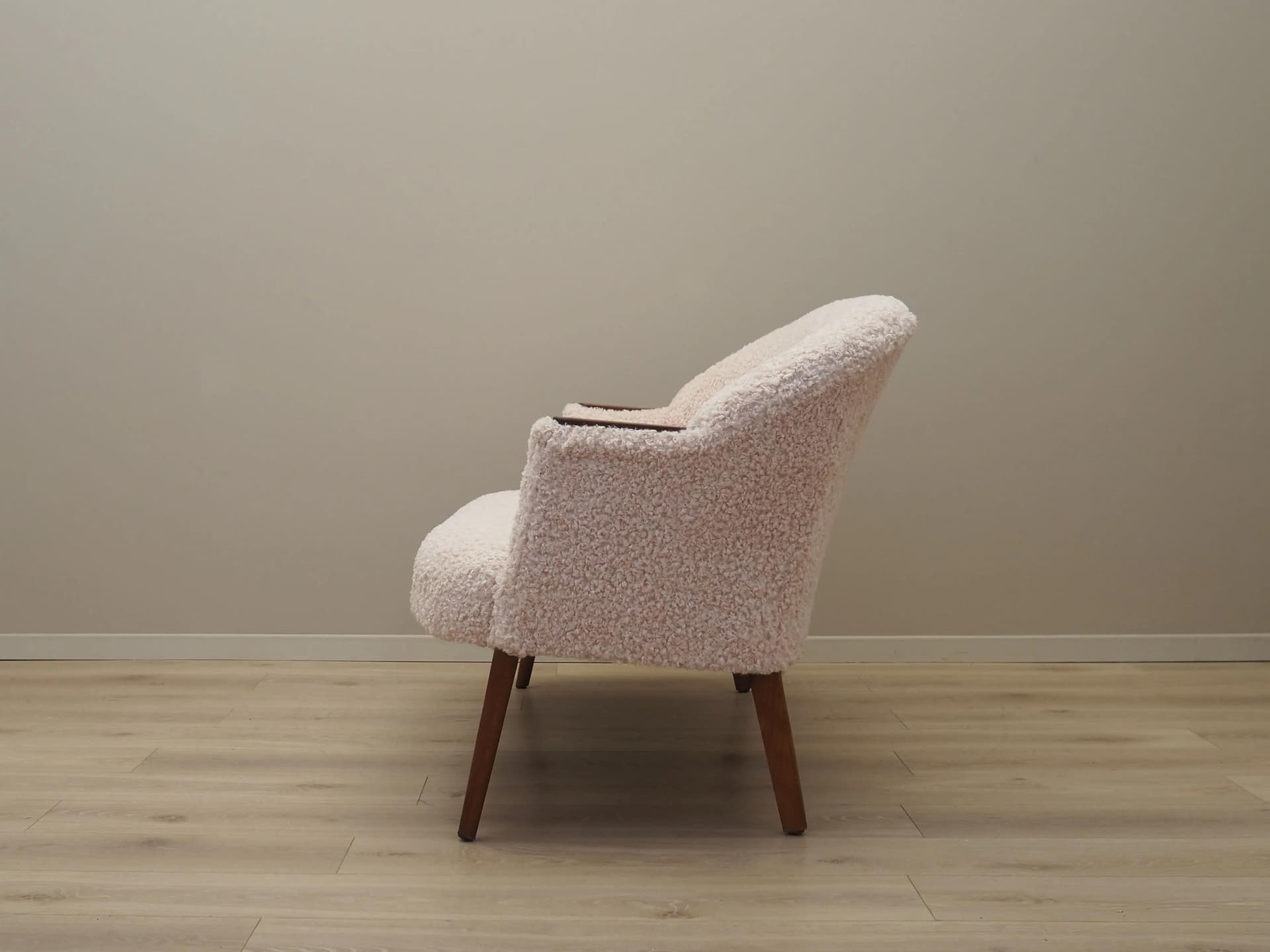Sofa, beżowy, bouclé, drewno bukowe, Dania, lata 70. - 31607