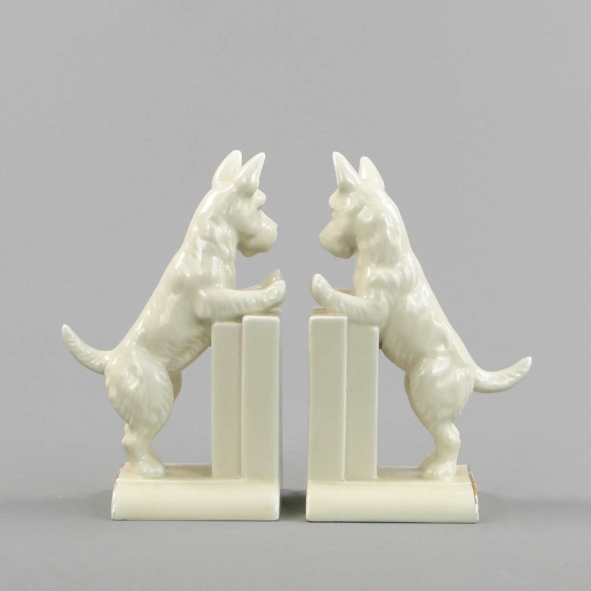 Para podpórek do książek Art déco, porcelana ivory white, Neu Tettau, Niemcy, lata 30. - 31738