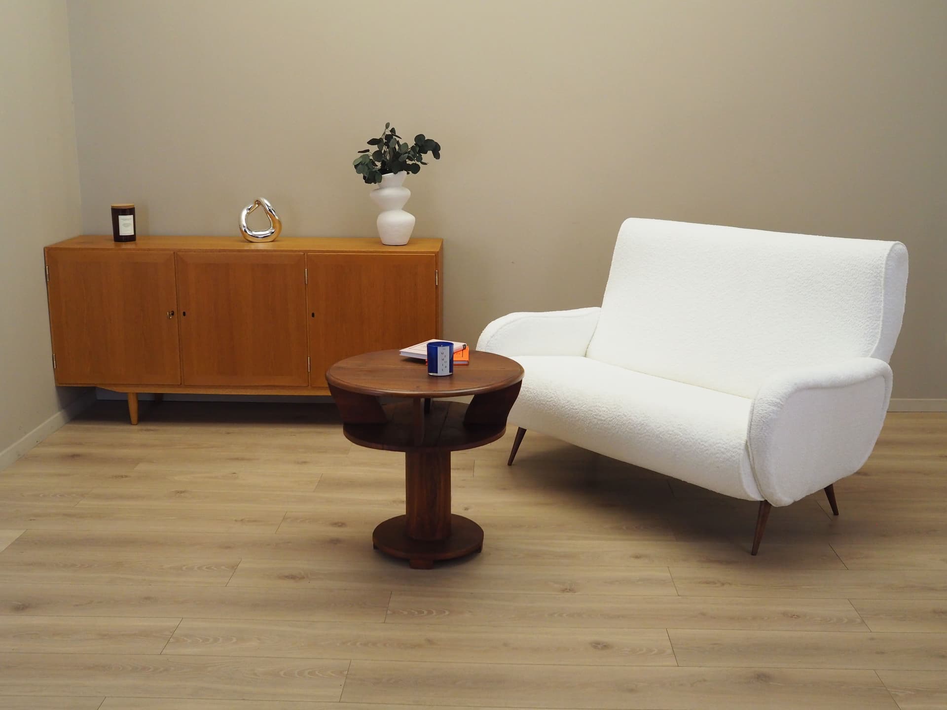 Sofa, biała, tkanina, drewno, Włochy, lata 70. - 64243