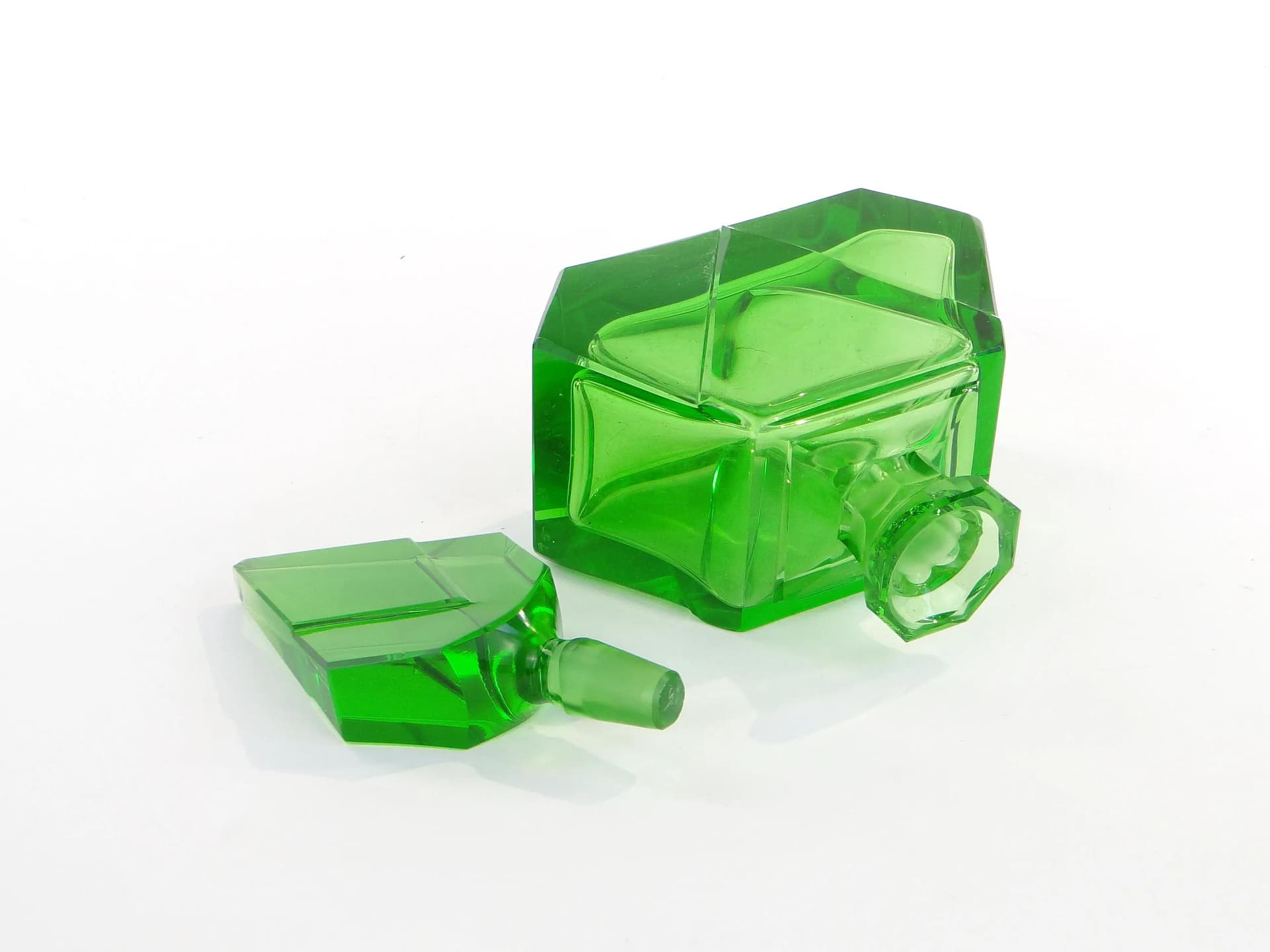 Karafka Art déco, zielone szkło kryształowe, Moser, Czechosłowacja, lata 30. - 31734