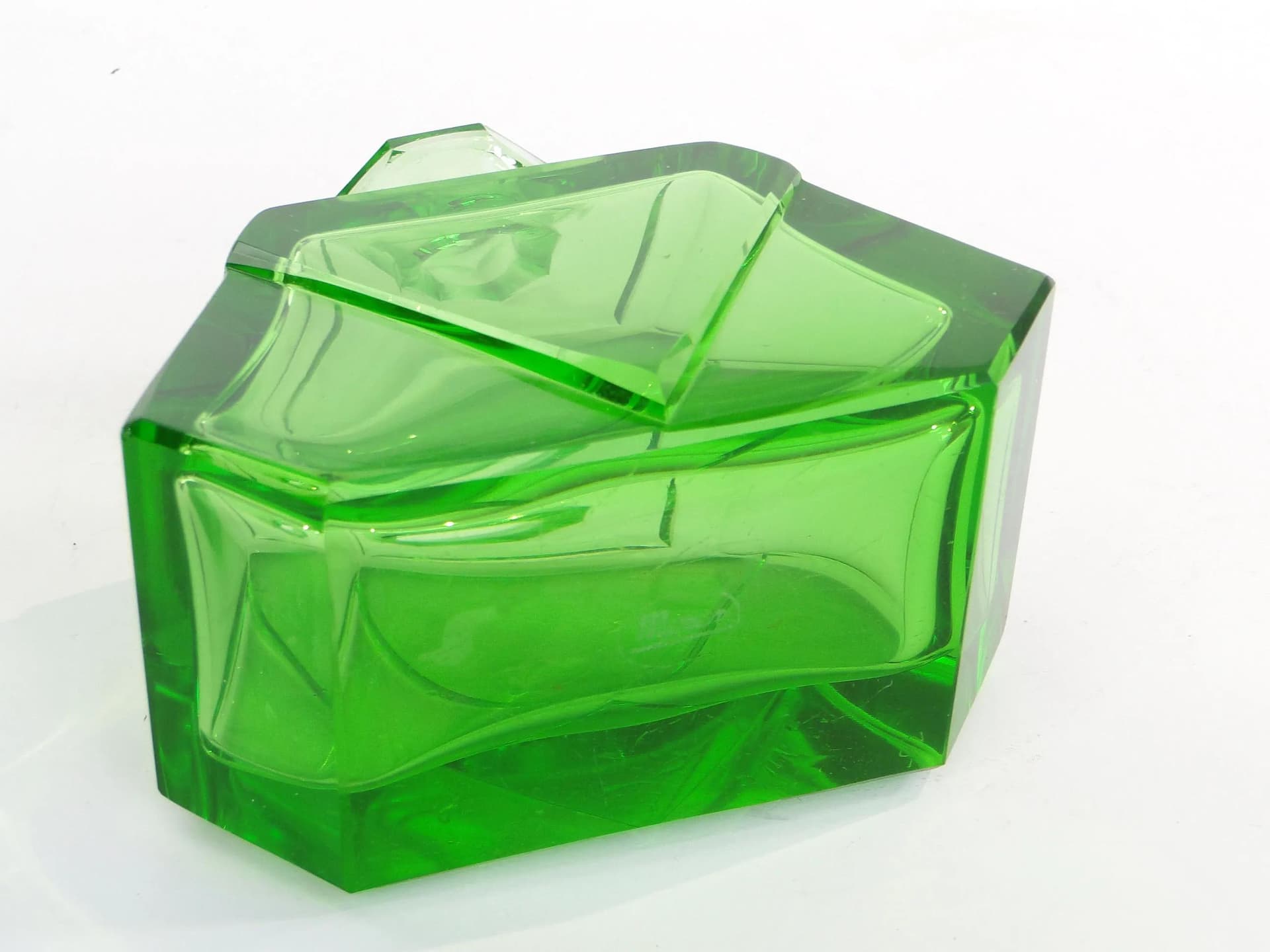 Karafka Art déco, zielone szkło kryształowe, Moser, Czechosłowacja, lata 30. - 31736