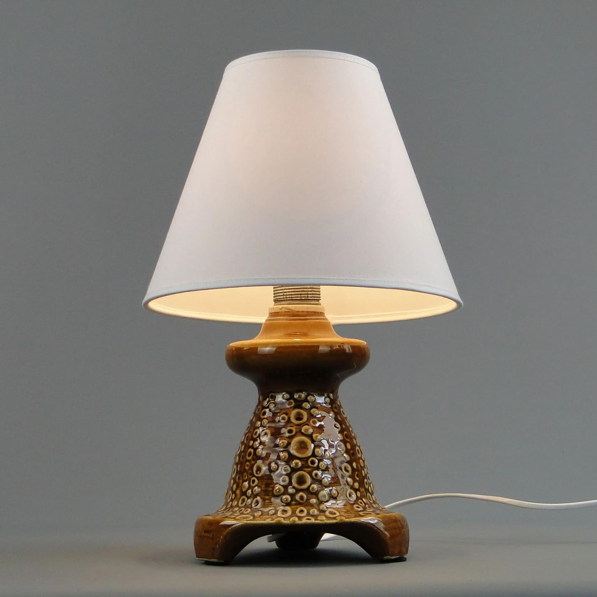 Lampa stołowa, ceramika brąz ciemny, proj. A. Sadulski, Polska, lata 70. - 32119