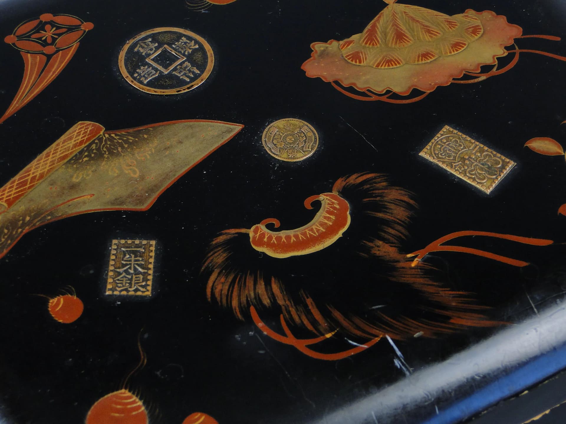 Pudełko lakowane, czarne, drewno, brąz, Japonia, początek XX w. - 32068