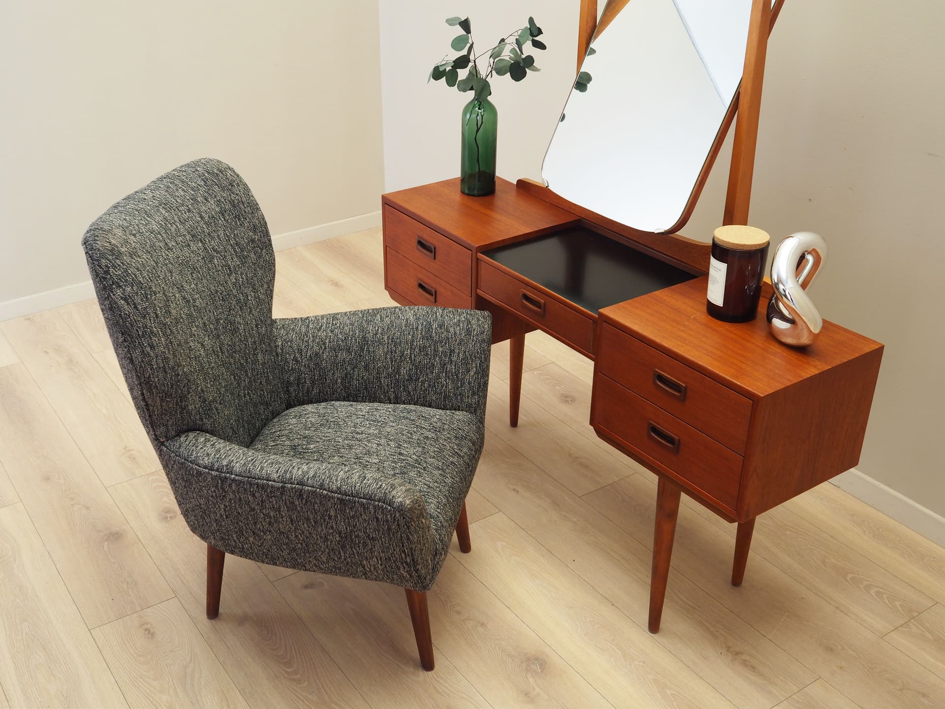 Fotel, szary, tkanina, drewno, Włochy, lata 70. - 64091