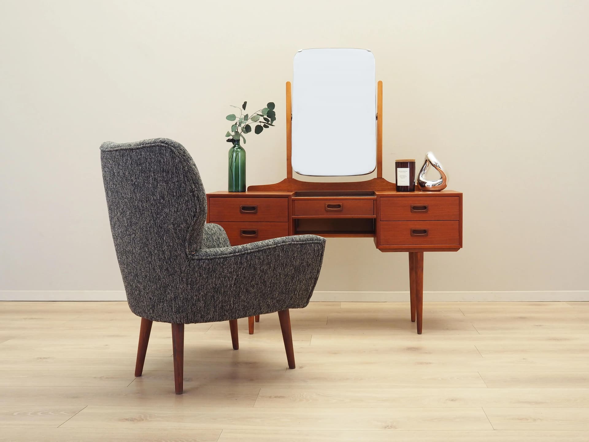 Fotel, szary, tkanina, drewno, Włochy, lata 70. - 32623